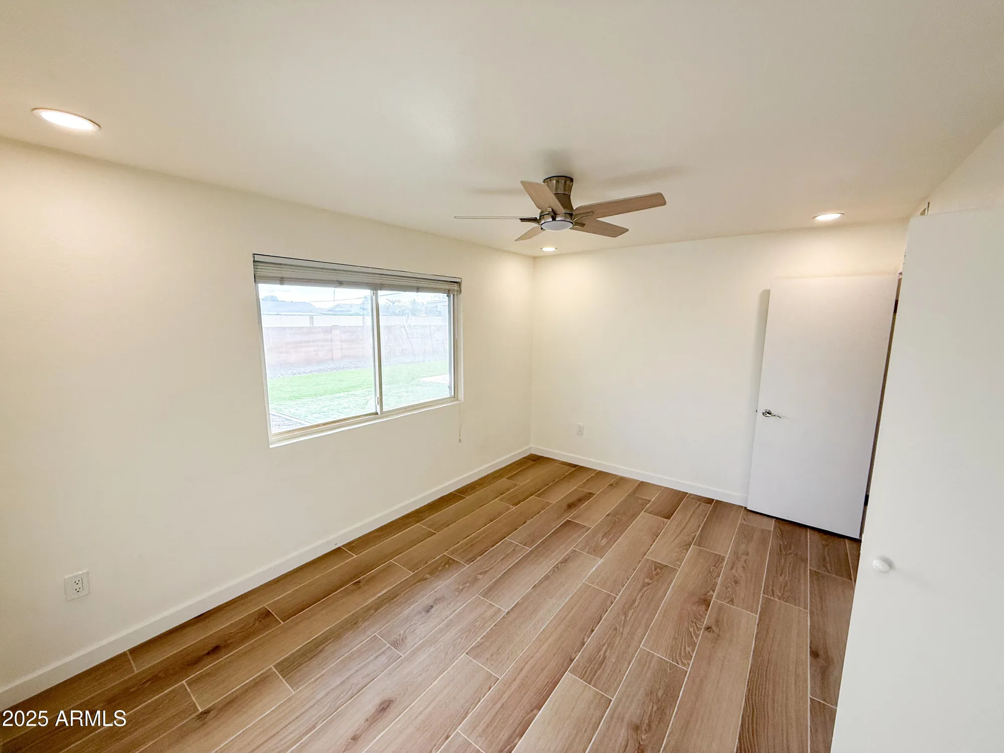 Property Slideshow image 14 of 20 | 11855 n mission dr, Sun City, AZ, 85351