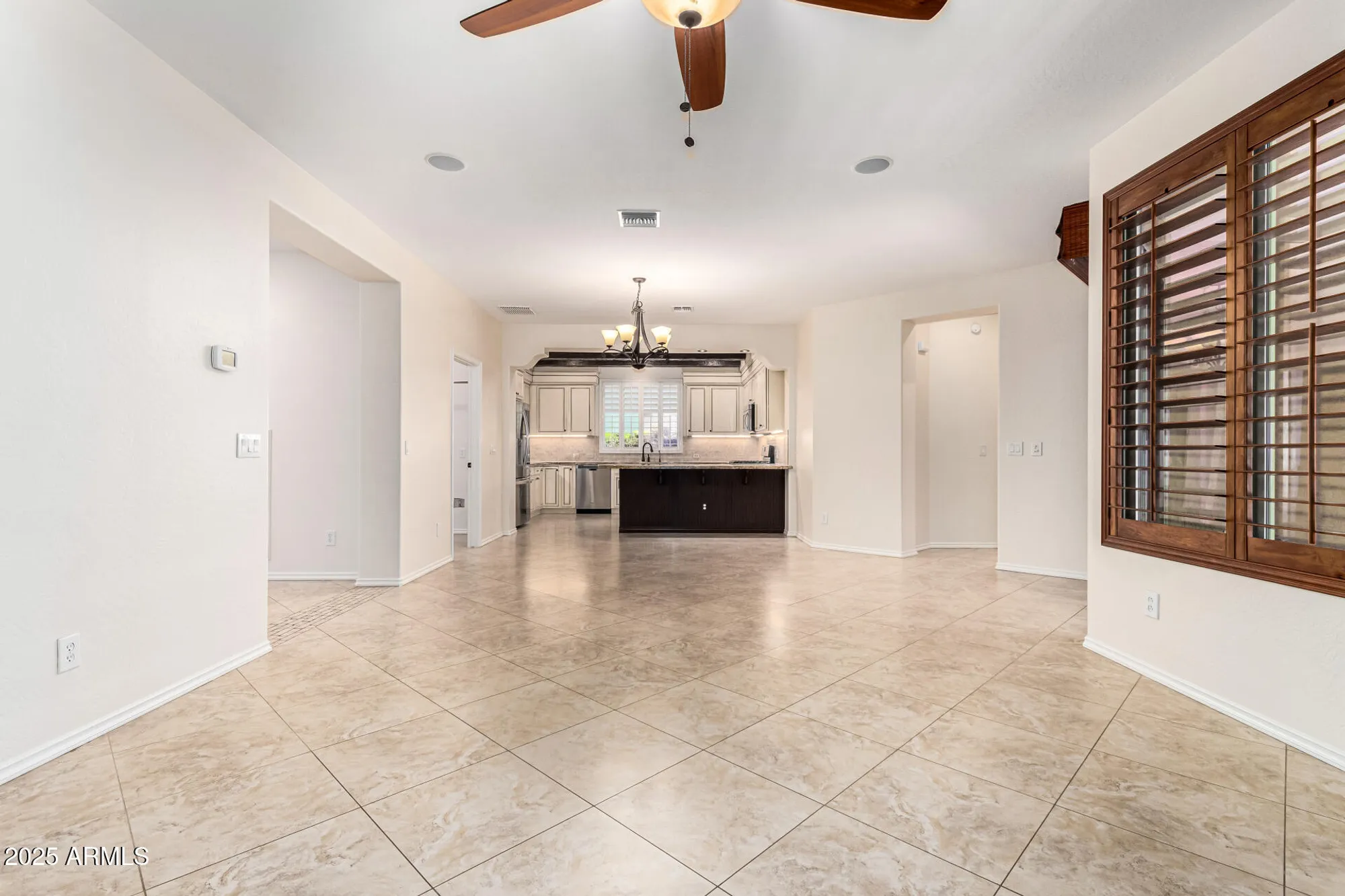 Property Slideshow image 7 of 52 | 821 e vesper trl, San Tan Valley, AZ, 85140