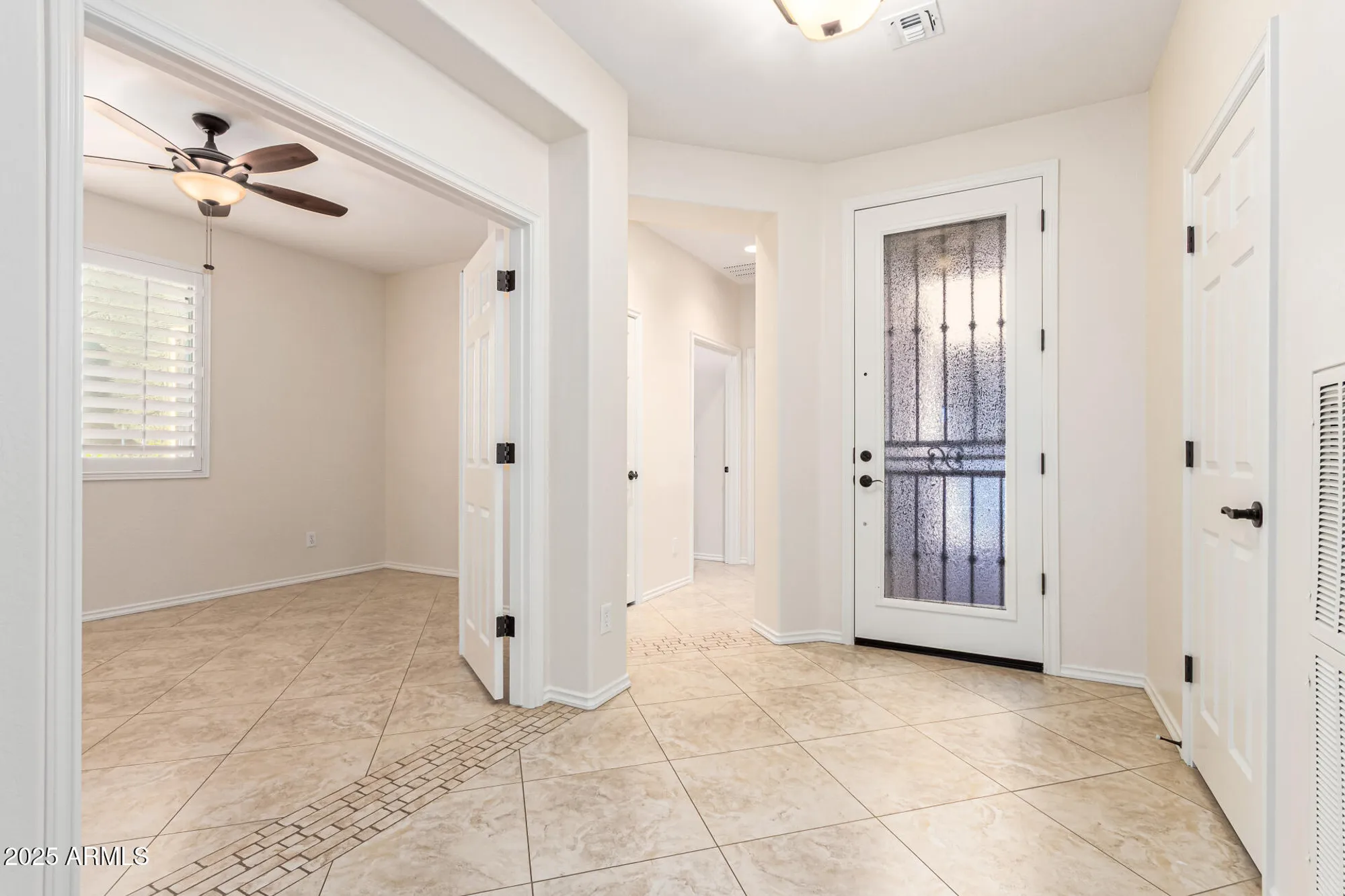 Property Slideshow image 6 of 52 | 821 e vesper trl, San Tan Valley, AZ, 85140