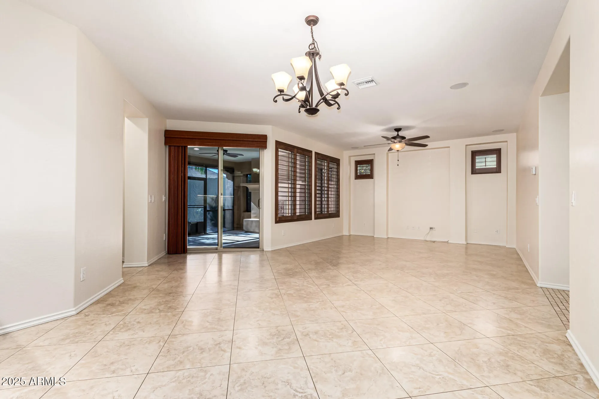 Property Slideshow image 10 of 52 | 821 e vesper trl, San Tan Valley, AZ, 85140