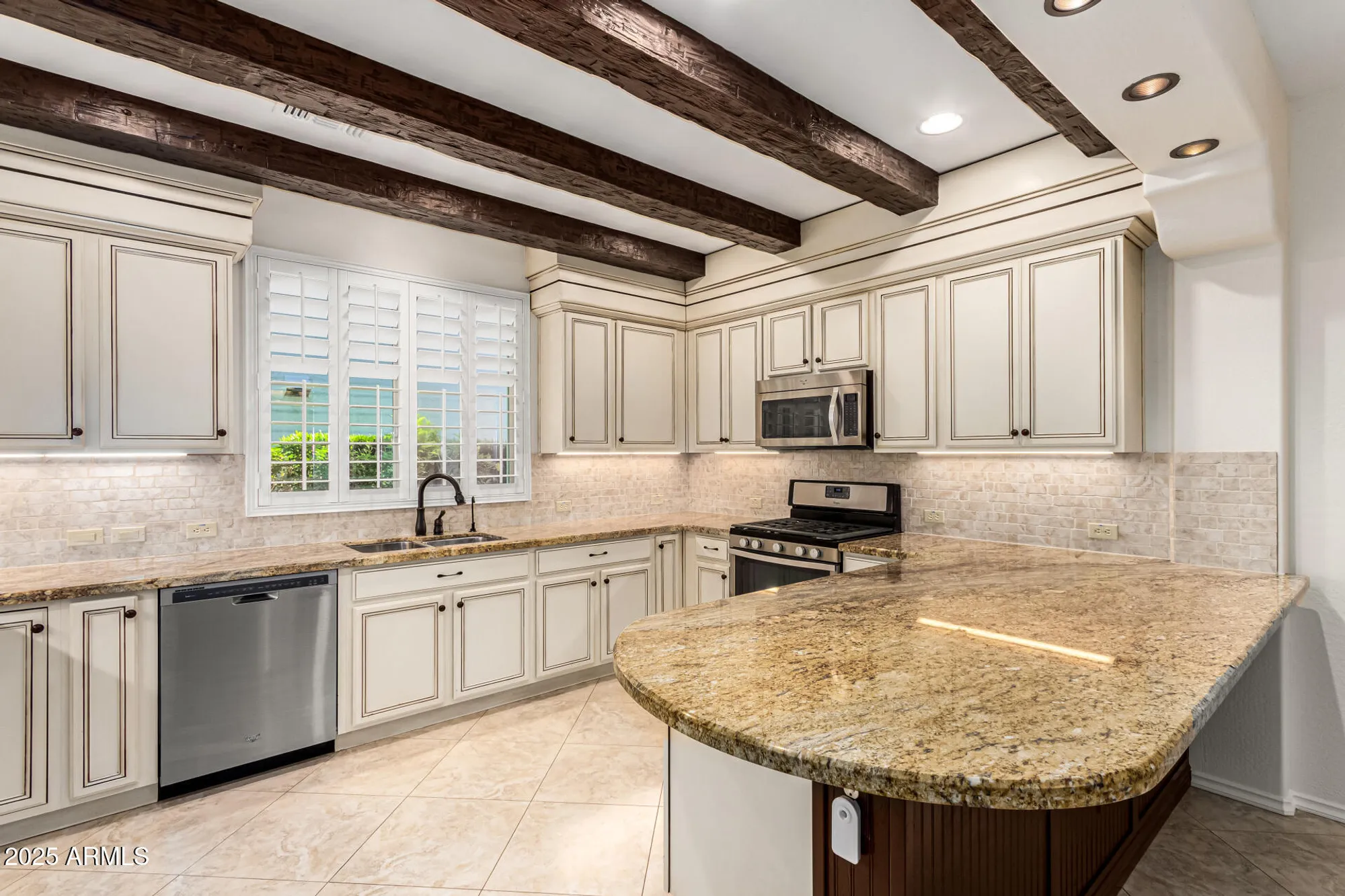 Property Slideshow image 12 of 52 | 821 e vesper trl, San Tan Valley, AZ, 85140