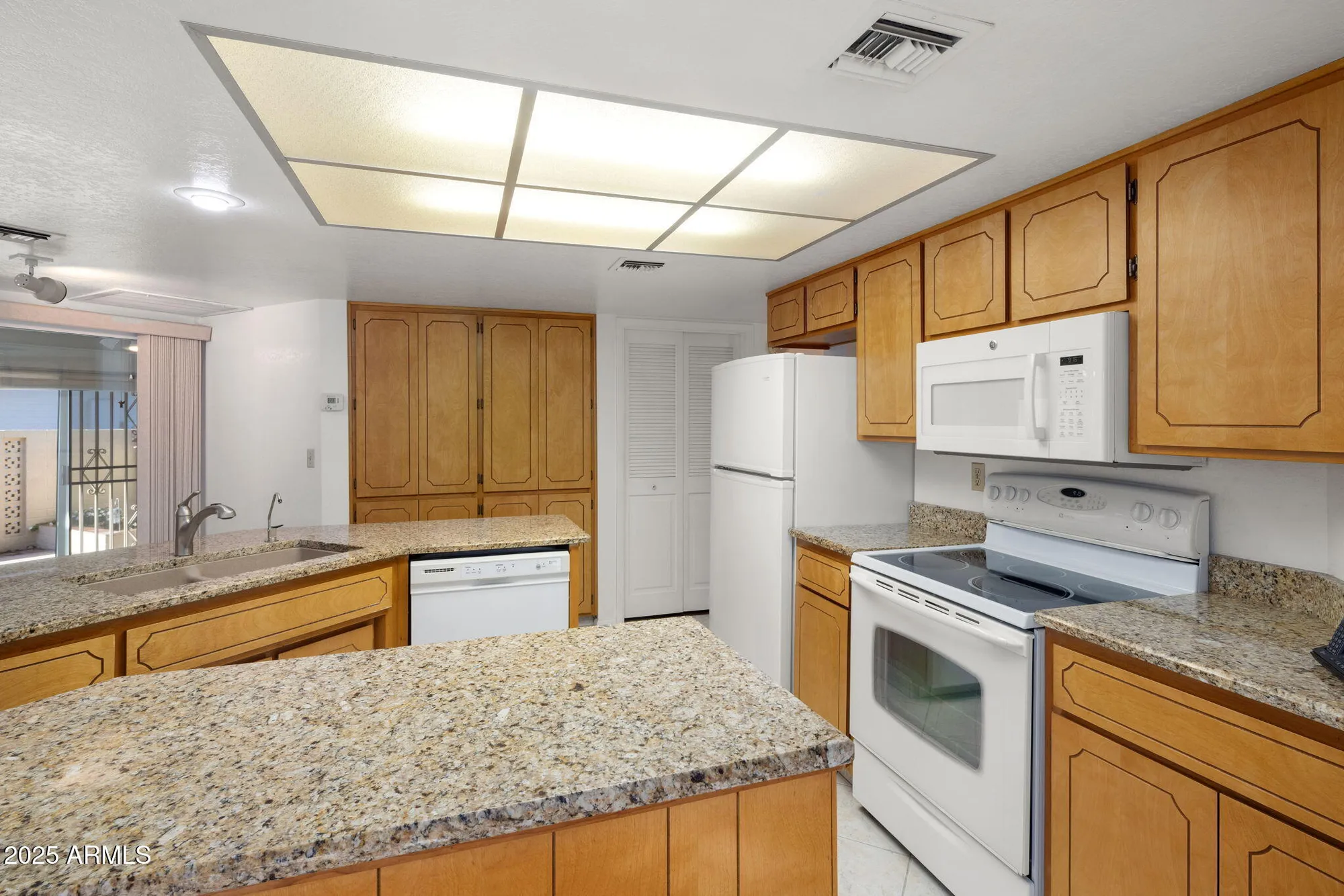 Property Slideshow image 7 of 35 | 2254 n lema dr, Mesa, AZ, 85215