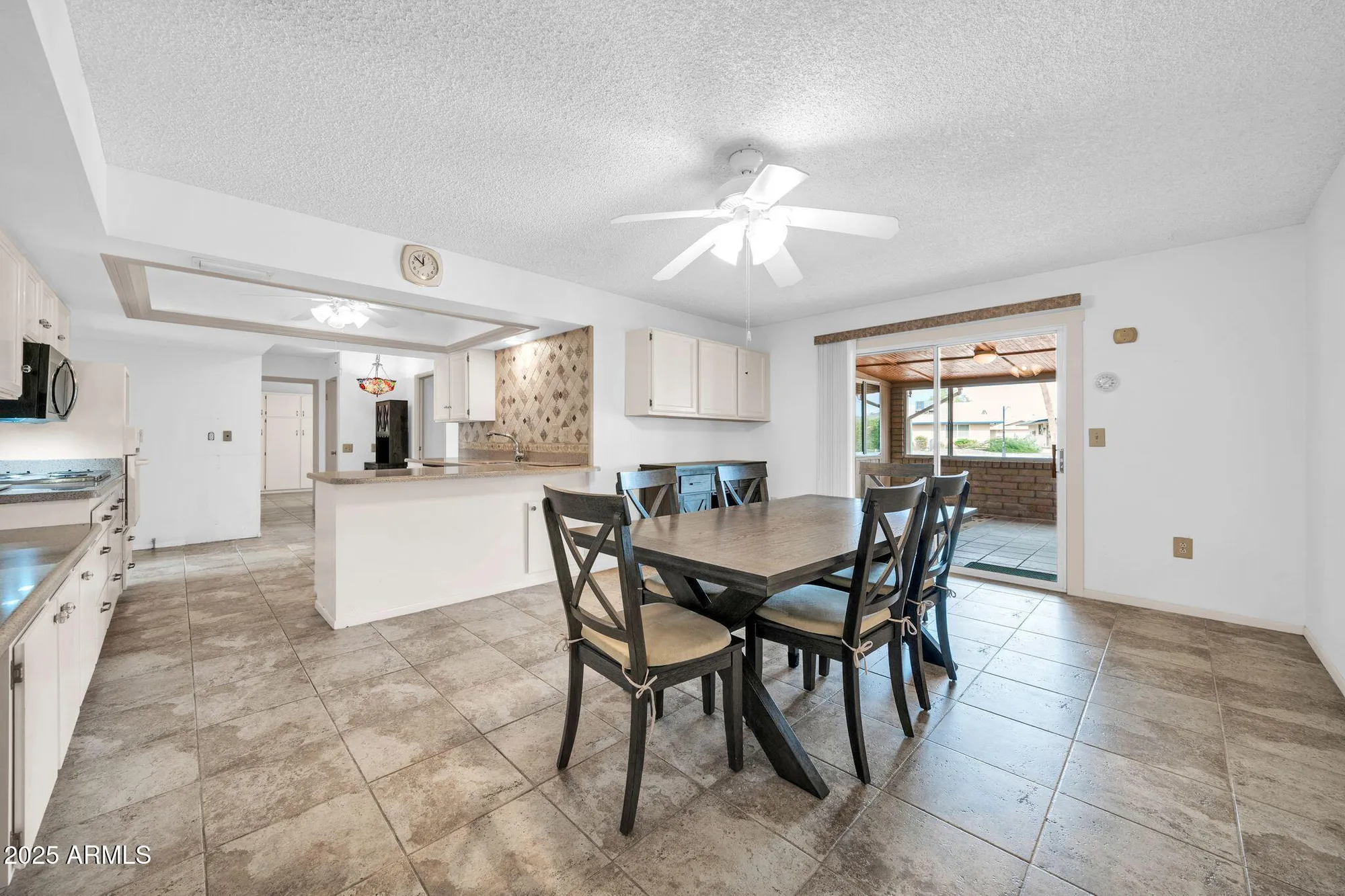 Property Slideshow image 7 of 44 | 9718 w terrace ln, Sun City, AZ, 85373