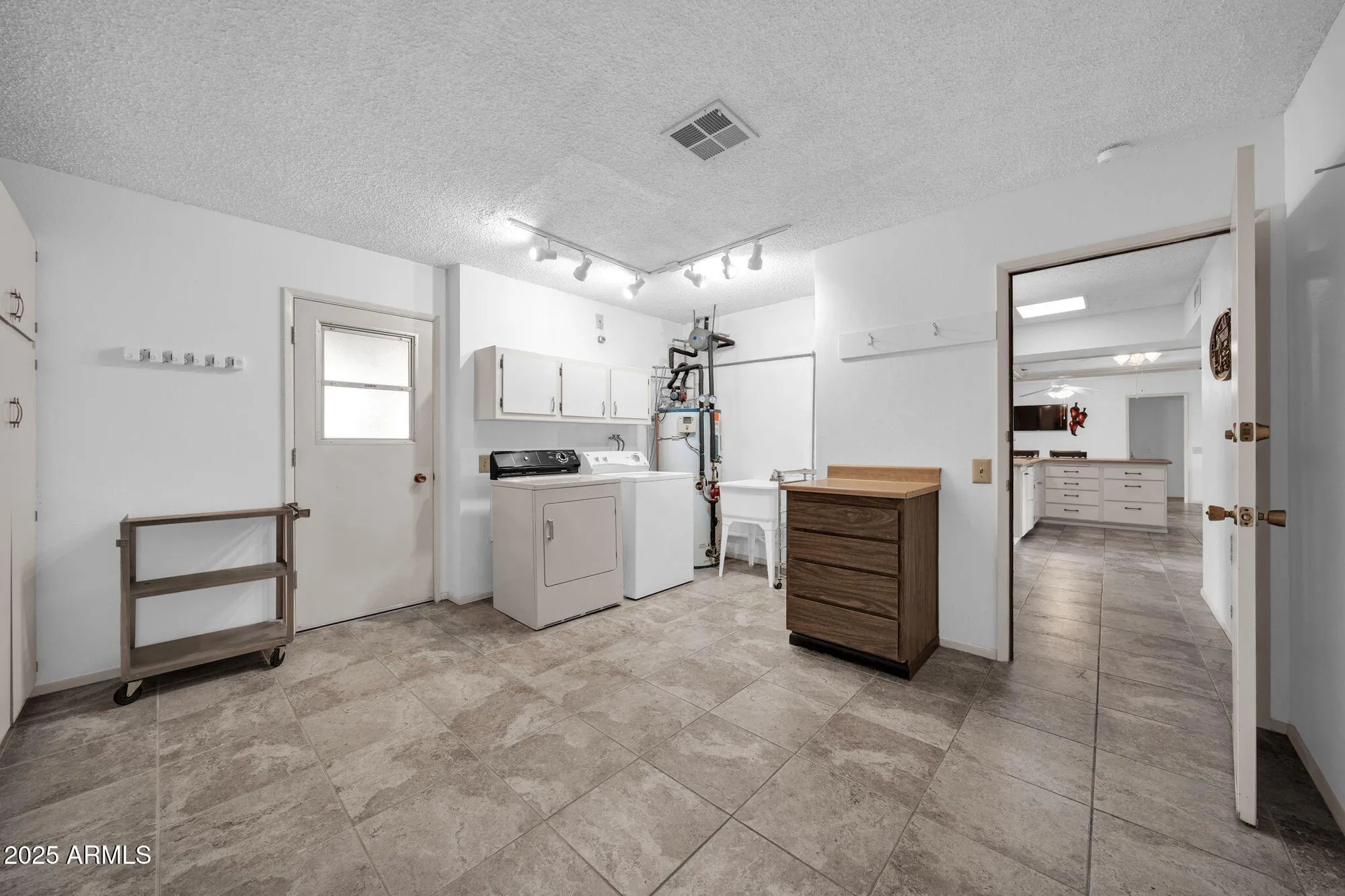 Property Slideshow image 16 of 44 | 9718 w terrace ln, Sun City, AZ, 85373