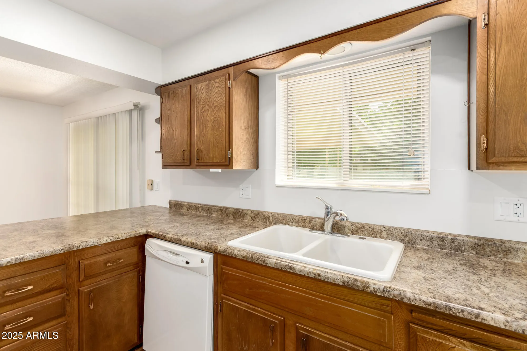 Property Slideshow image 11 of 28 | 10825 w kelso dr, Sun City, AZ, 85351