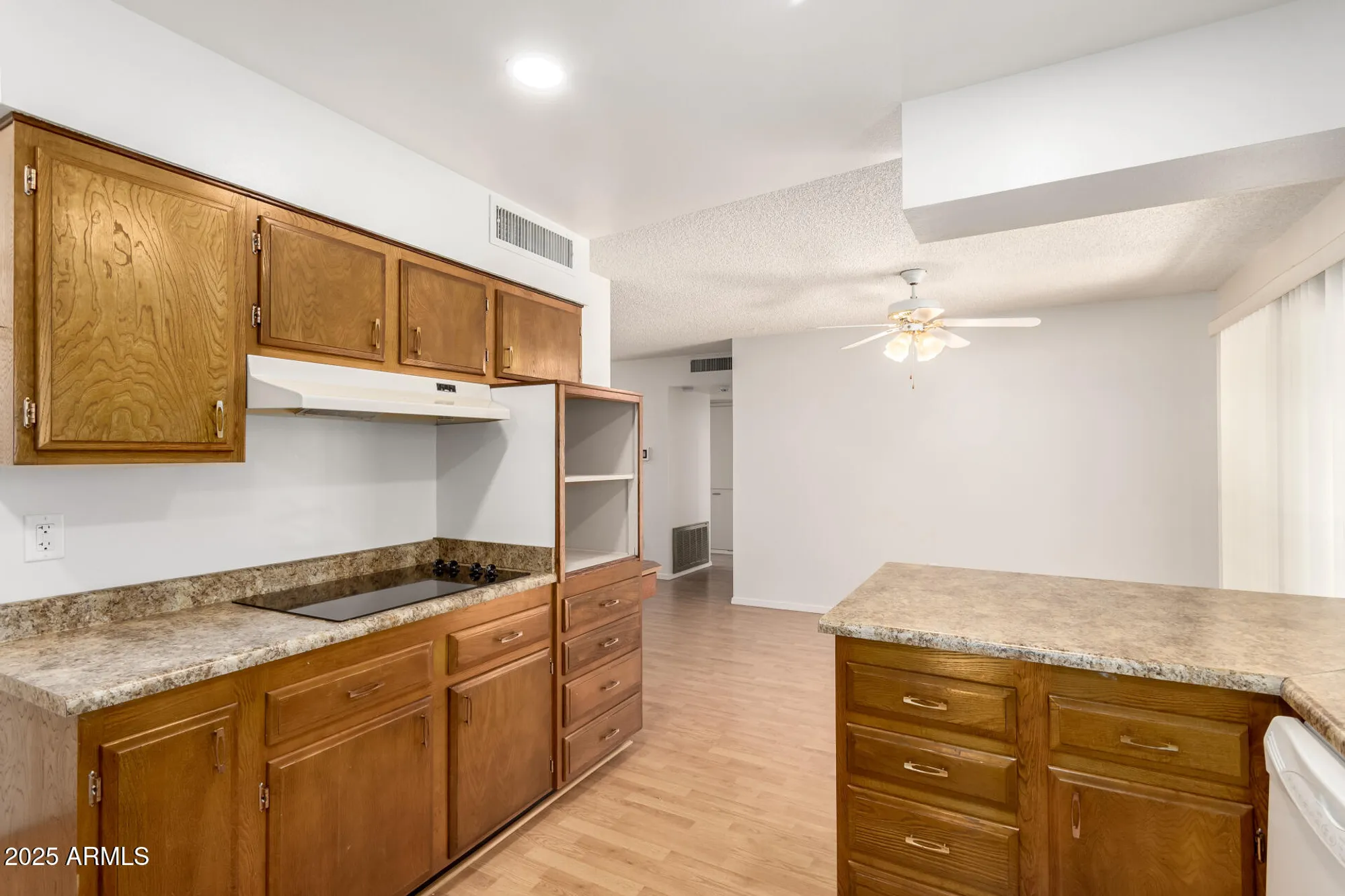 Property Slideshow image 12 of 28 | 10825 w kelso dr, Sun City, AZ, 85351