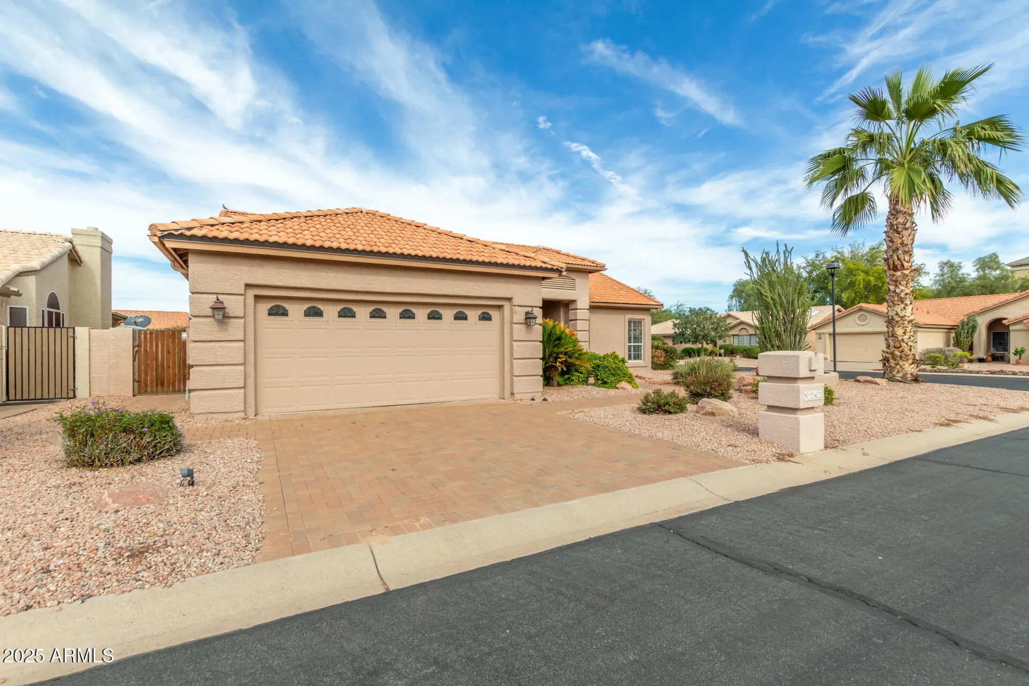 Property Slideshow image 4 of 115 | 9342 e coopers hawk dr, Sun Lakes, AZ, 85248