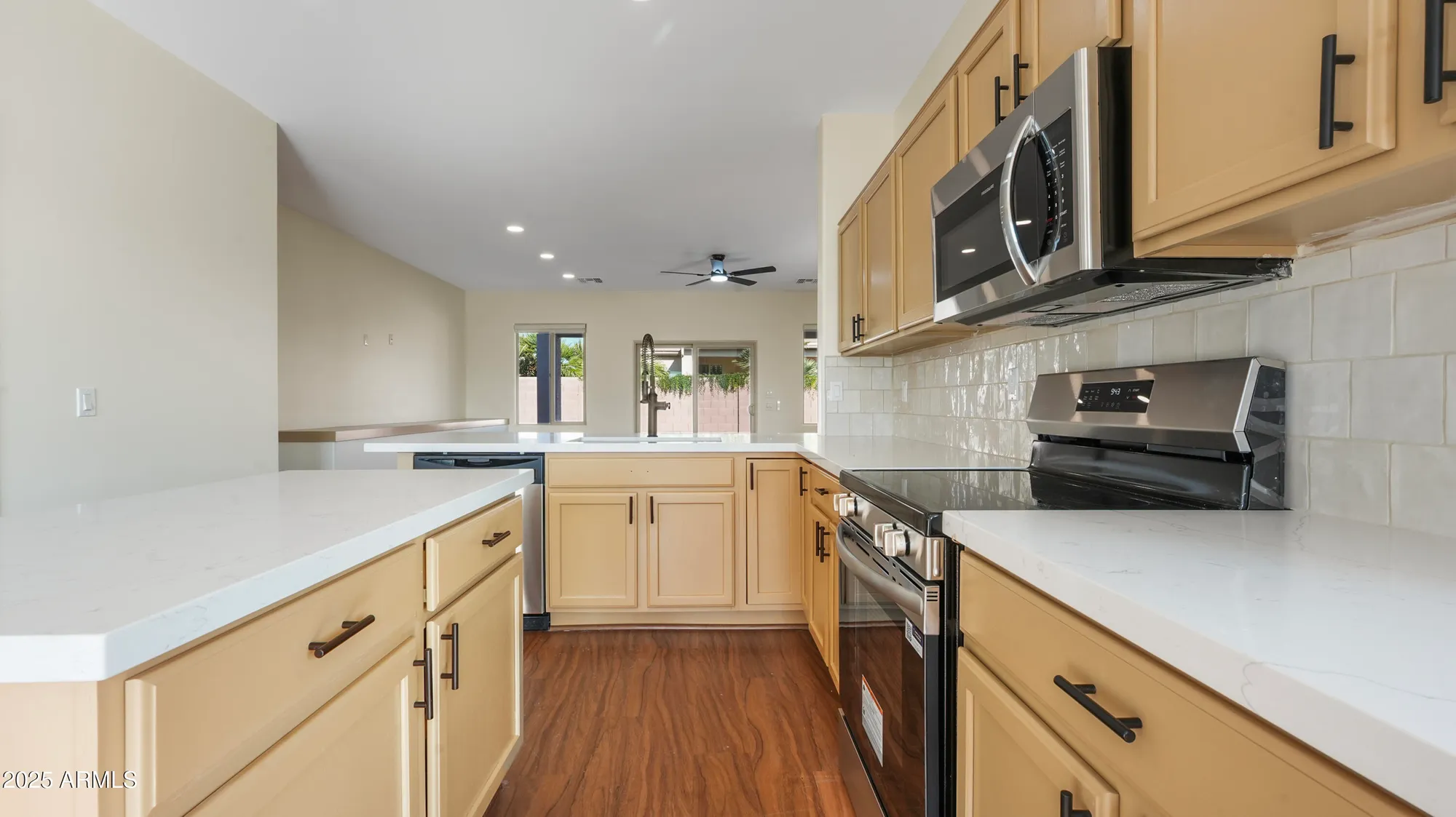 Property Slideshow image 10 of 35 | 3098 e hazeltine way, Chandler, AZ, 85249