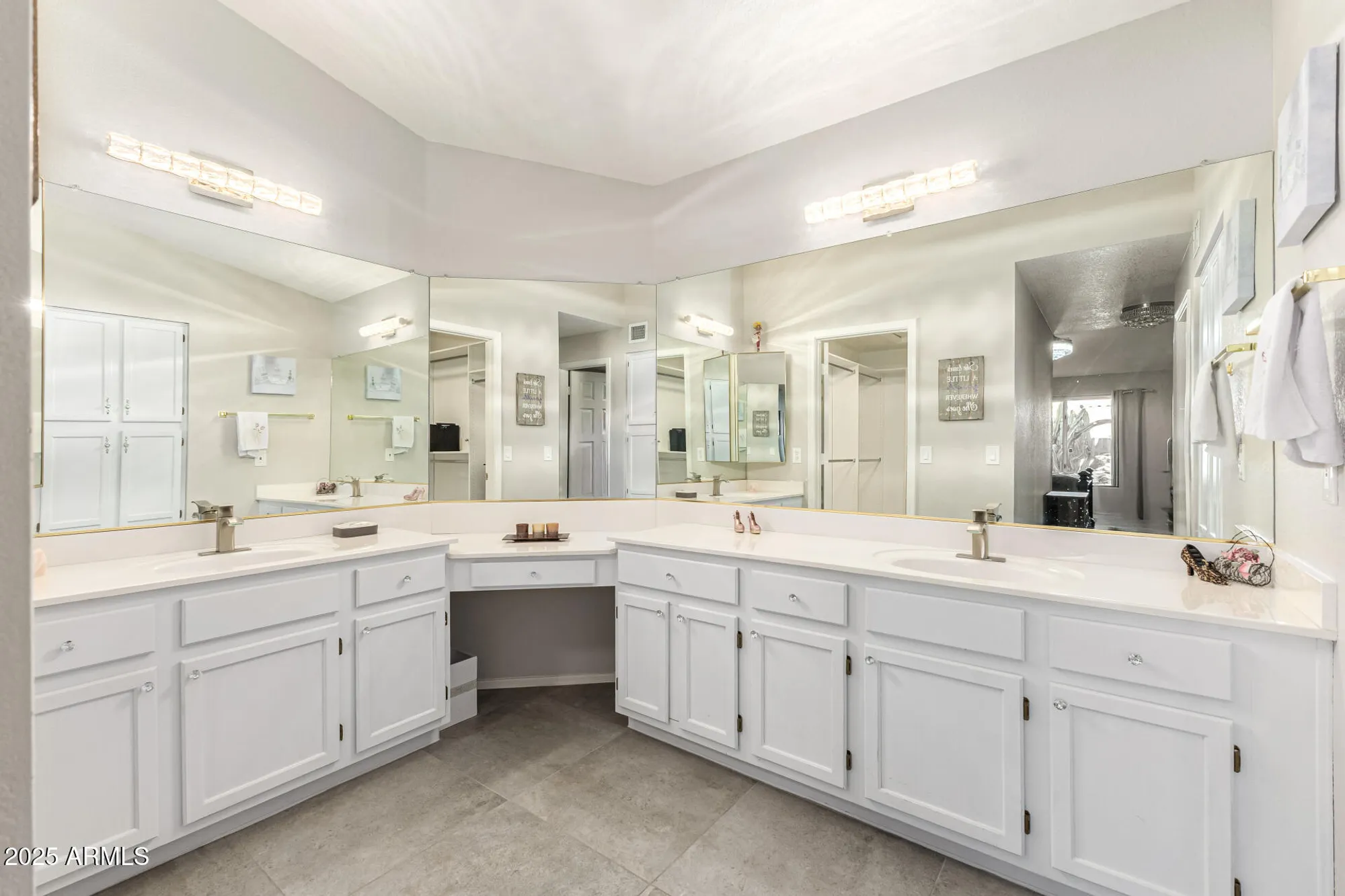 Property Slideshow image 16 of 33 | 19420 n westbrook pkwy unit 526, Peoria, AZ, 85382