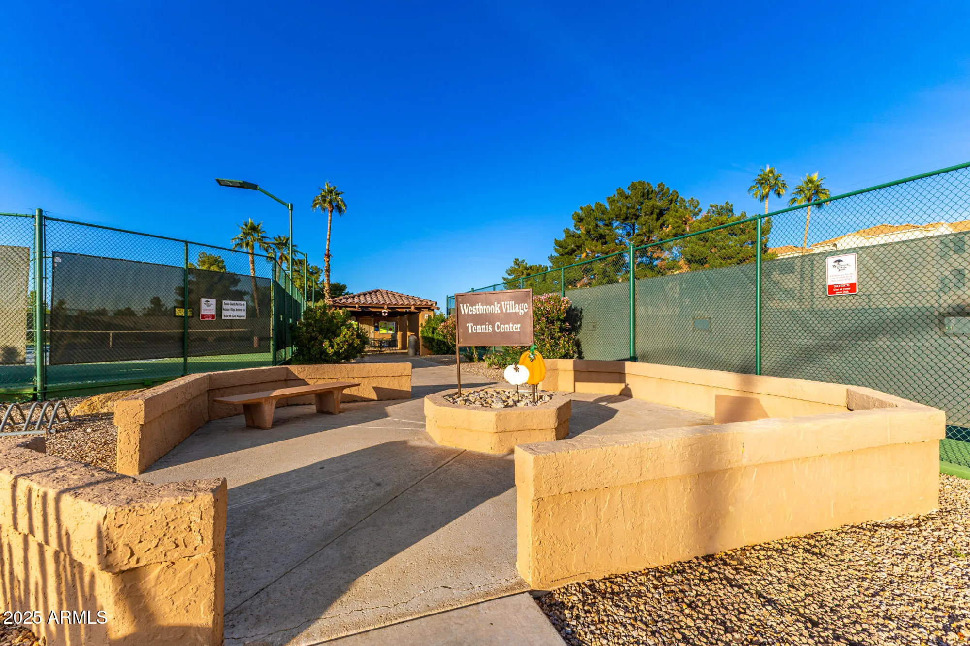 Property Slideshow image 29 of 33 | 19420 n westbrook pkwy unit 526, Peoria, AZ, 85382