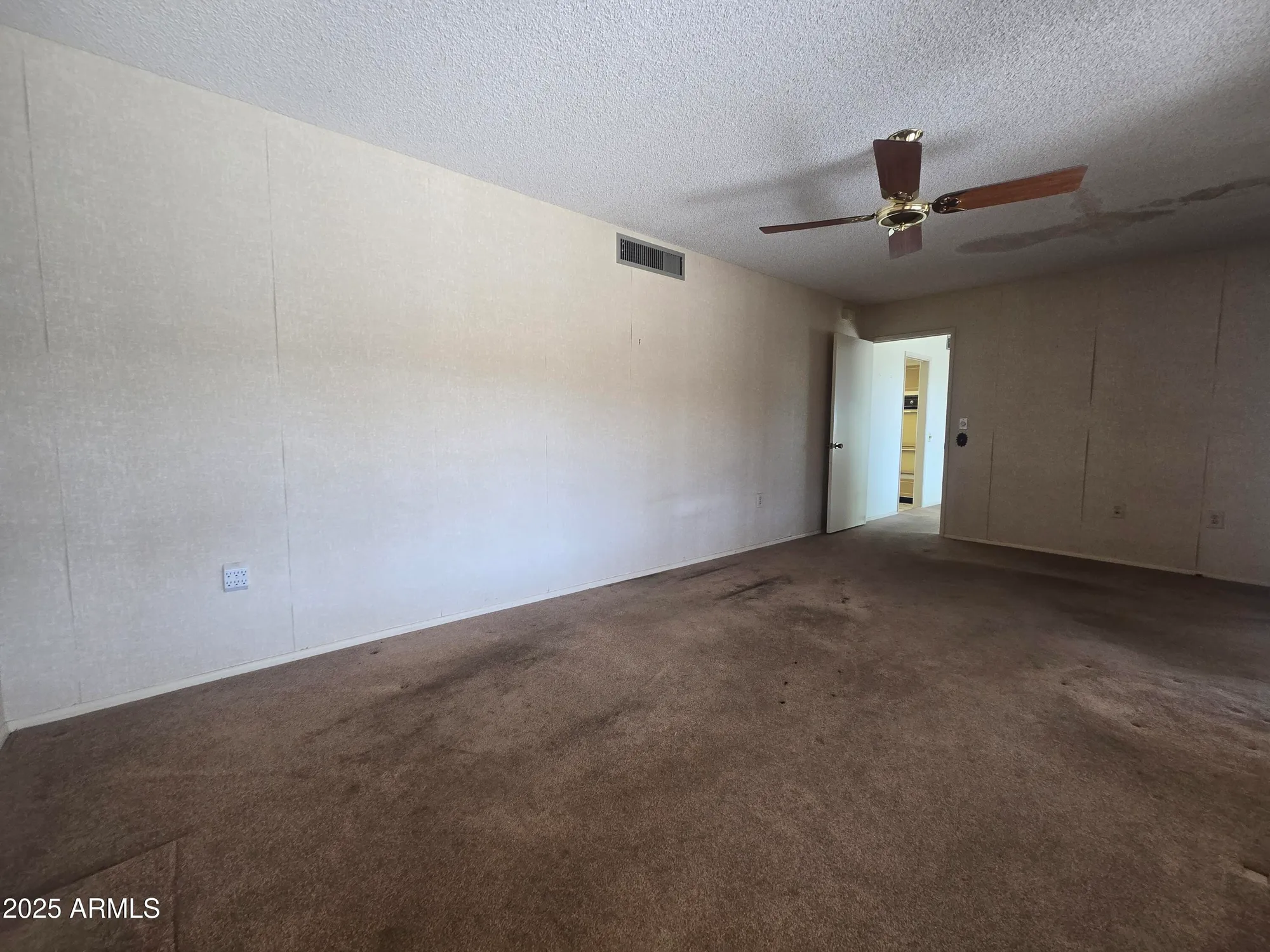 Property Slideshow image 18 of 23 | 10813 w hutton dr, Sun City, AZ, 85351