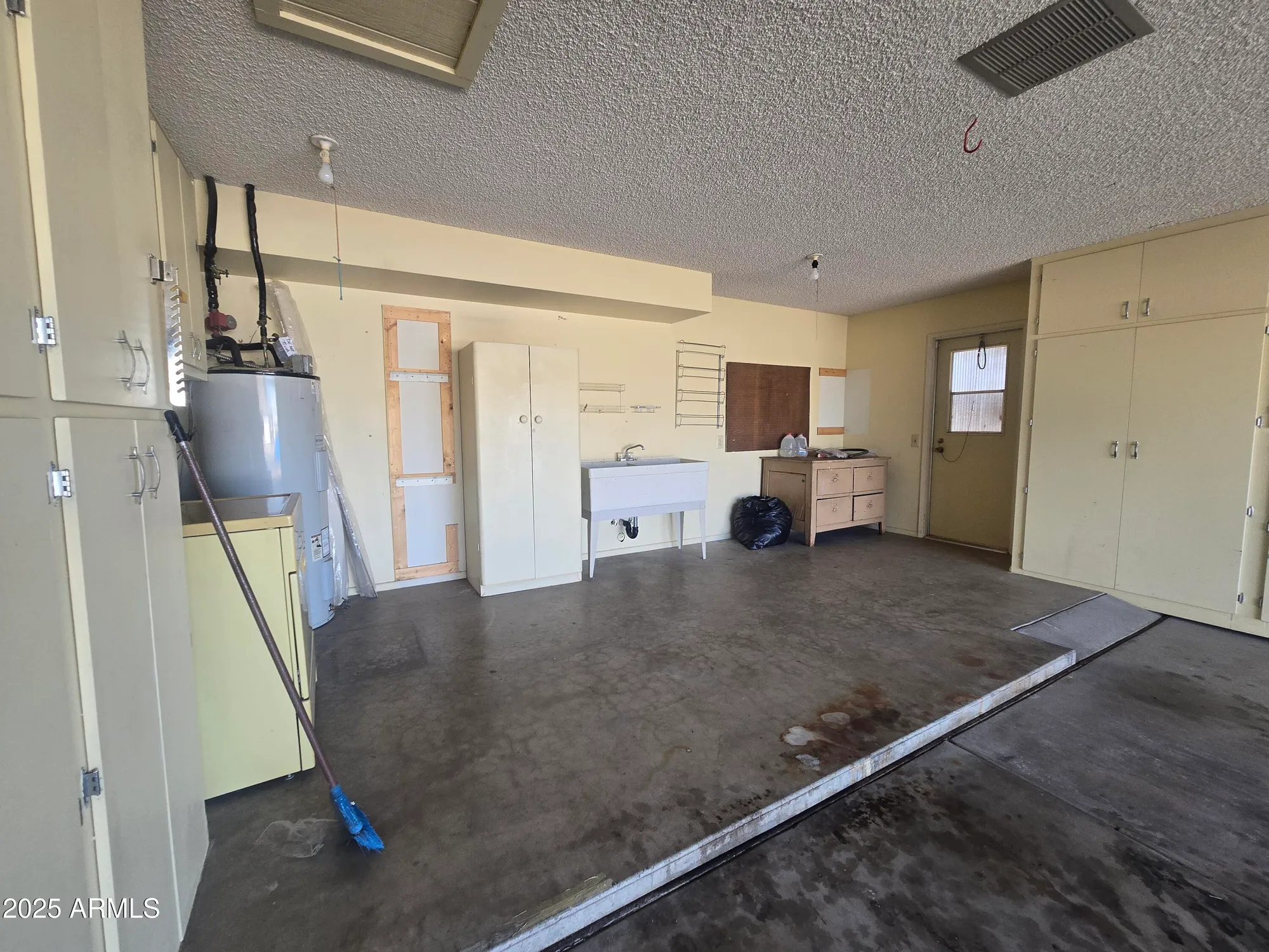 Property Slideshow image 21 of 23 | 10813 w hutton dr, Sun City, AZ, 85351