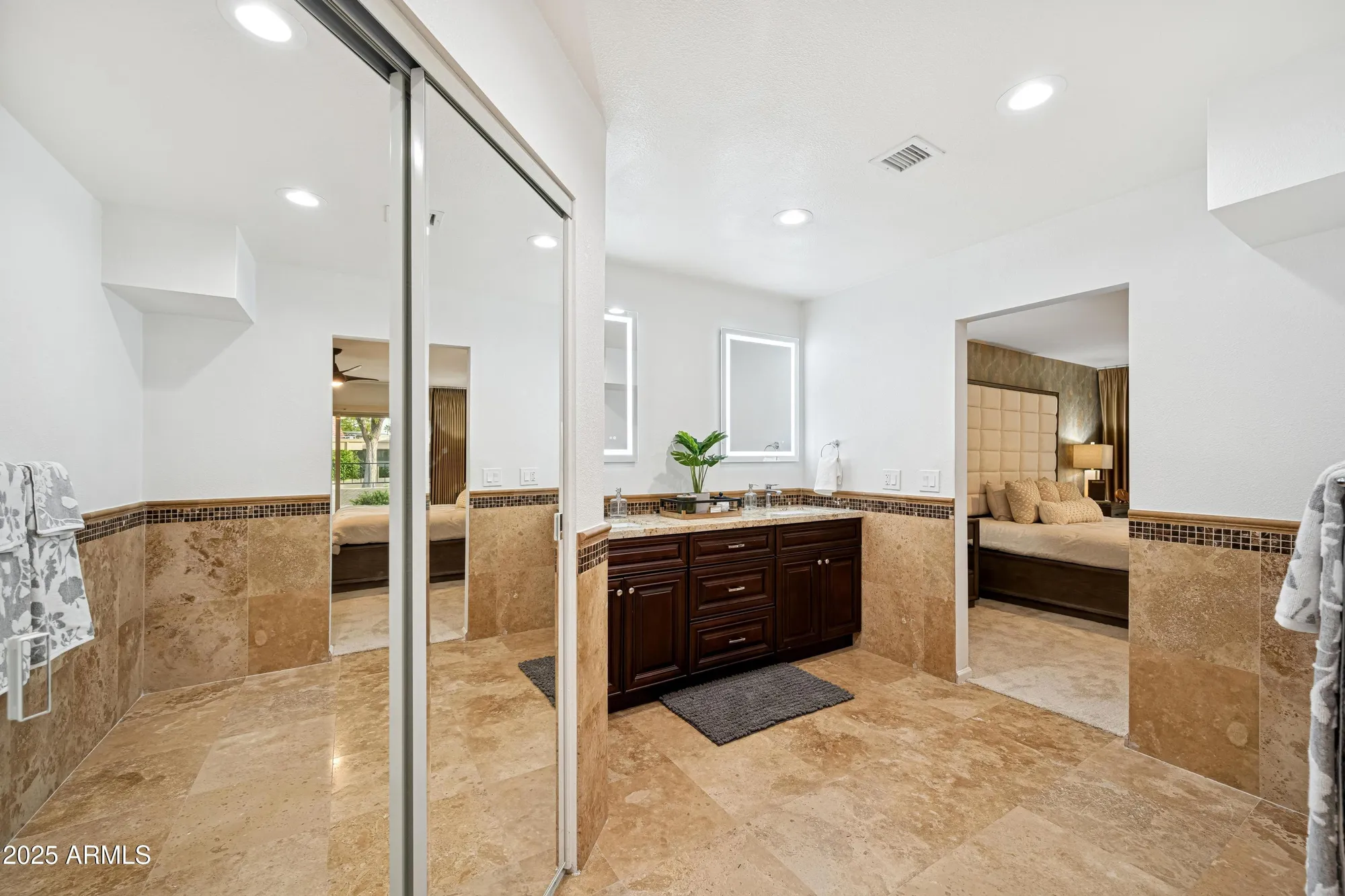 Property Slideshow image 17 of 47 | 10546 e topaz cir, Scottsdale, AZ, 85258