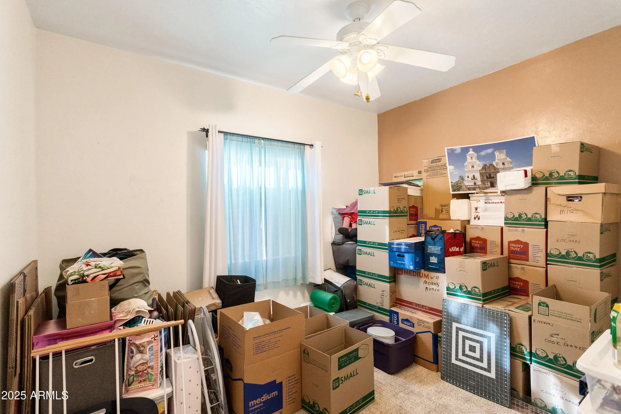 Property Slideshow image 19 of 28 | 447 s meadowood ln, Sierra Vista, AZ, 85635