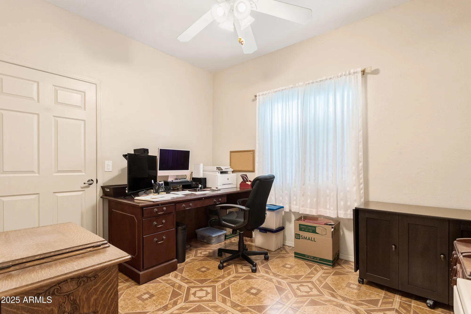 Property Slideshow image 17 of 28 | 447 s meadowood ln, Sierra Vista, AZ, 85635