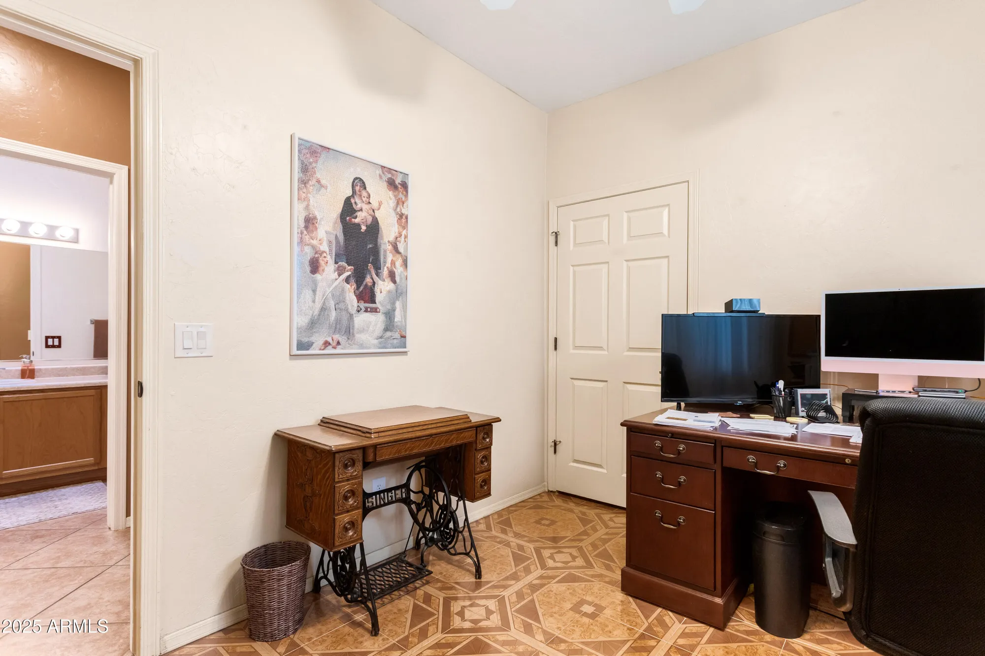 Property Slideshow image 18 of 28 | 447 s meadowood ln, Sierra Vista, AZ, 85635