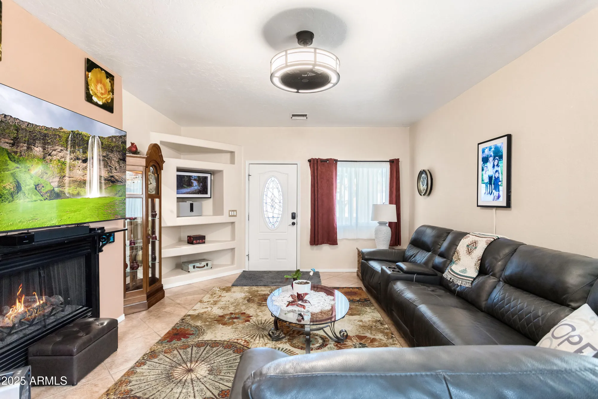 Property Slideshow image 8 of 28 | 447 s meadowood ln, Sierra Vista, AZ, 85635