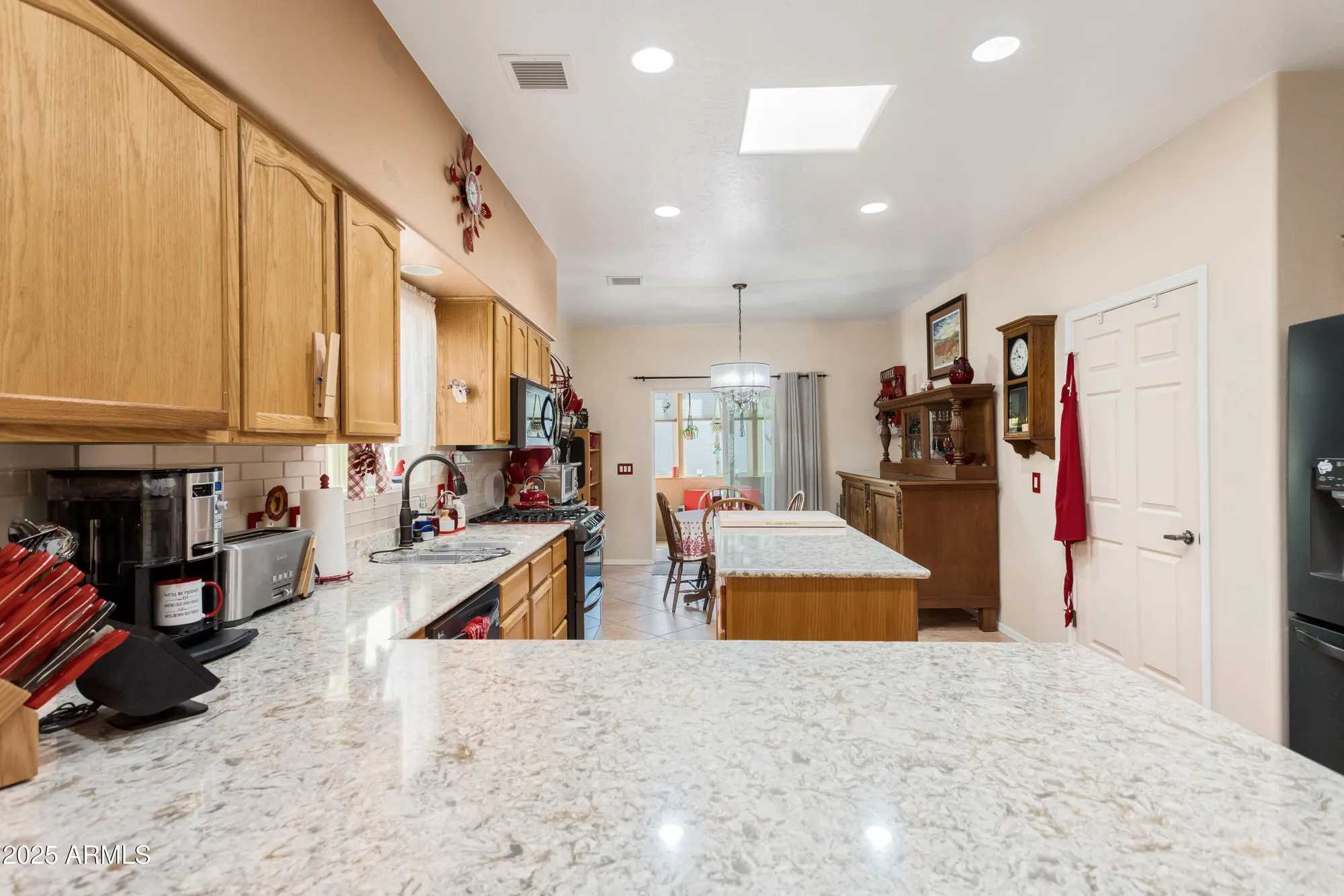 Property Slideshow image 13 of 28 | 447 s meadowood ln, Sierra Vista, AZ, 85635