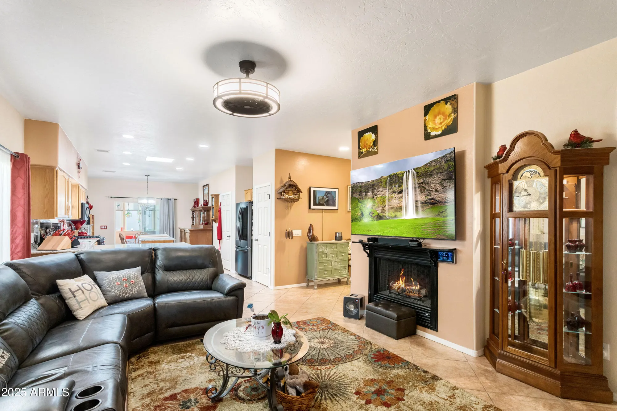 Property Slideshow image 5 of 28 | 447 s meadowood ln, Sierra Vista, AZ, 85635