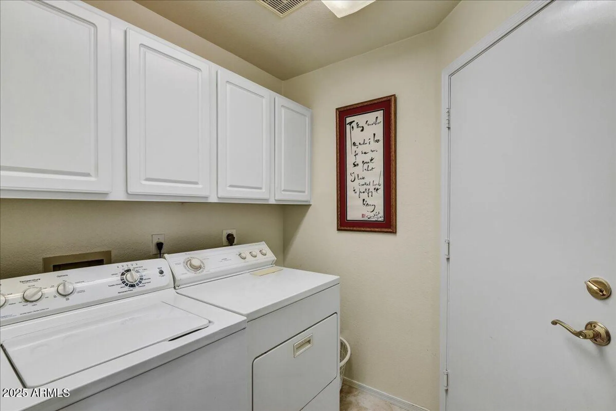 Property Slideshow image 14 of 25 | 8317 w tonto ln, Peoria, AZ, 85382