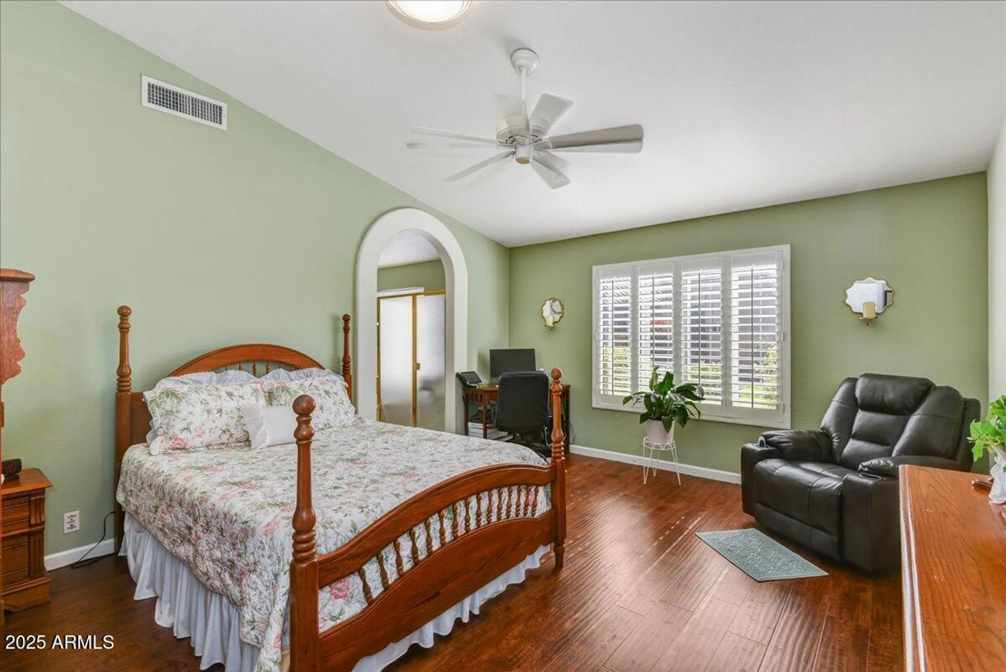 Property Slideshow image 10 of 25 | 8317 w tonto ln, Peoria, AZ, 85382