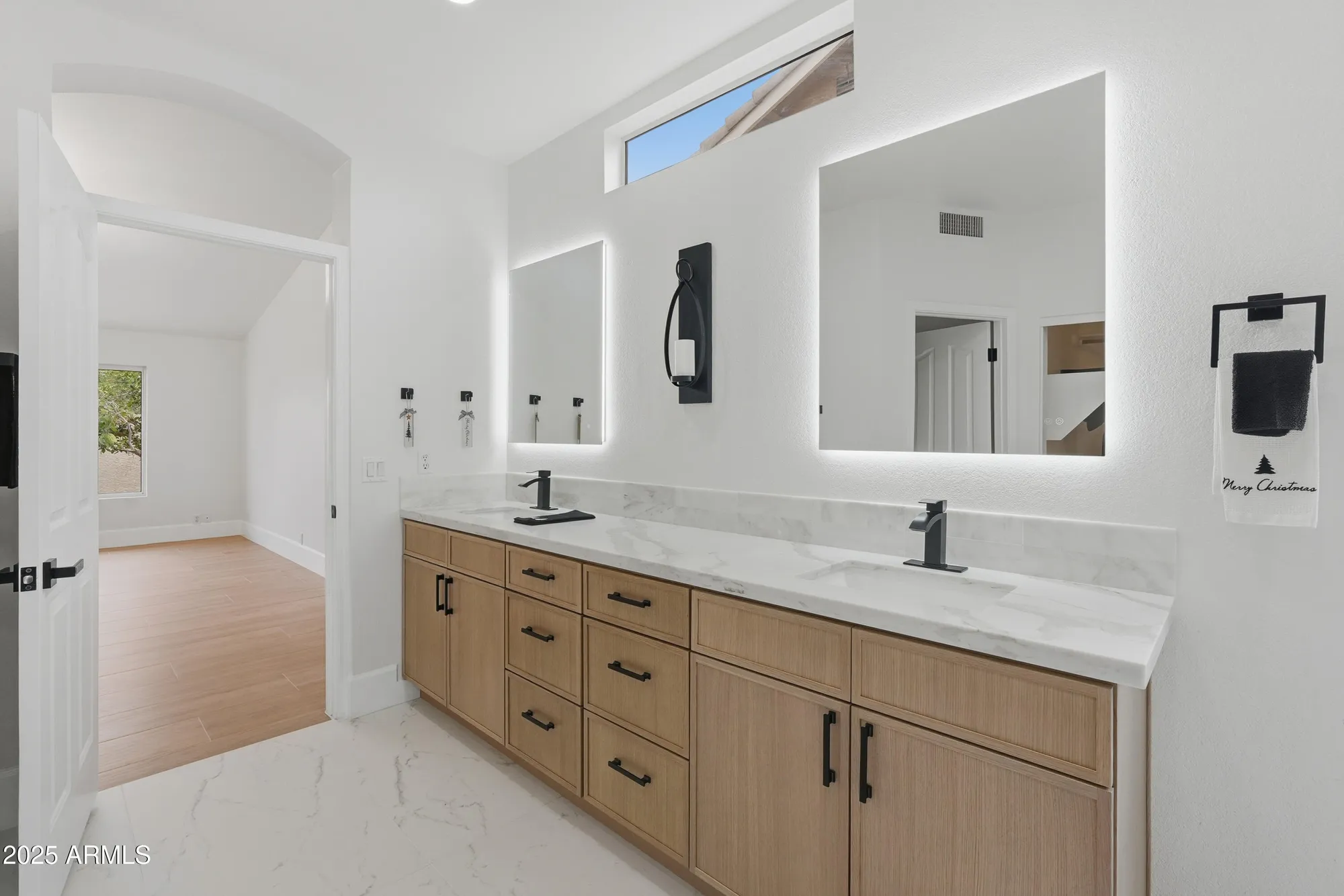 Property Slideshow image 18 of 24 | 18637 n 85th ln, Peoria, AZ, 85382