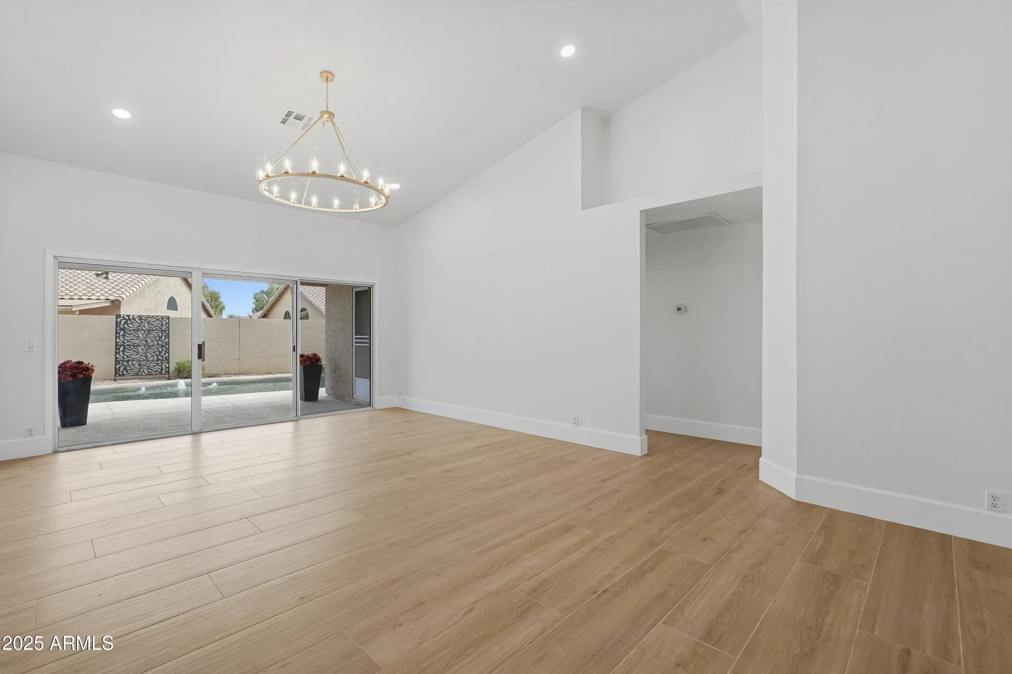 Property Slideshow image 13 of 24 | 18637 n 85th ln, Peoria, AZ, 85382