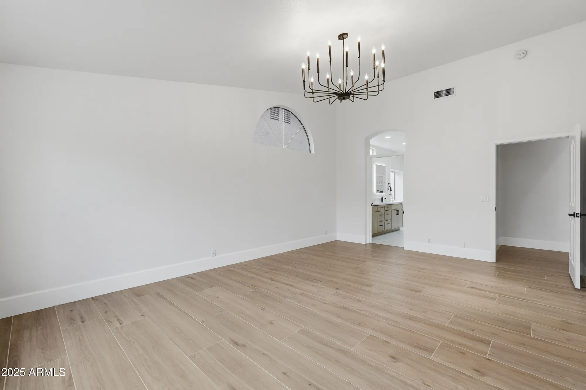 Property Slideshow image 16 of 24 | 18637 n 85th ln, Peoria, AZ, 85382