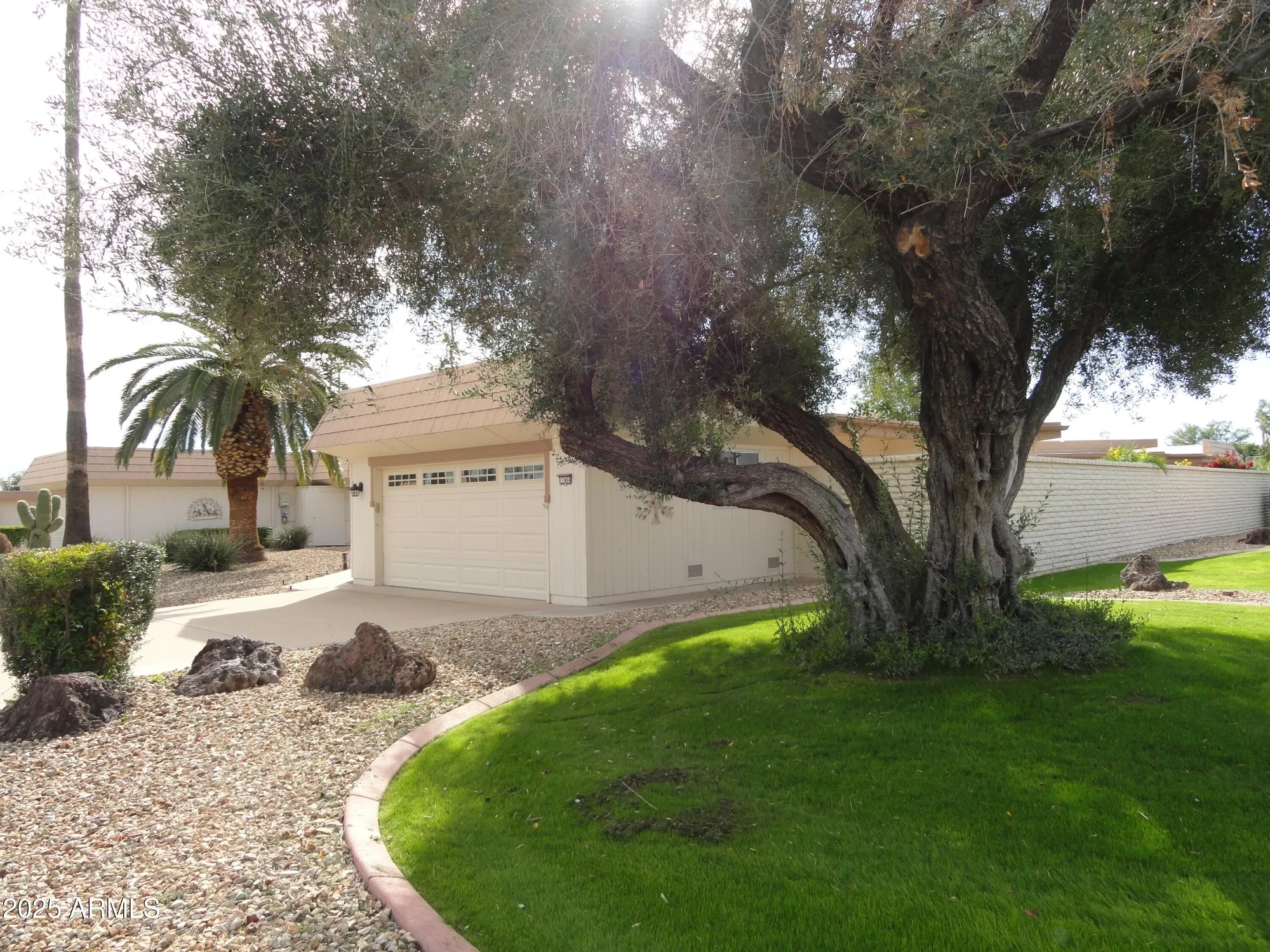 Property Slideshow image 2 of 22 | 17464 n 106th ave, Sun City, AZ, 85373