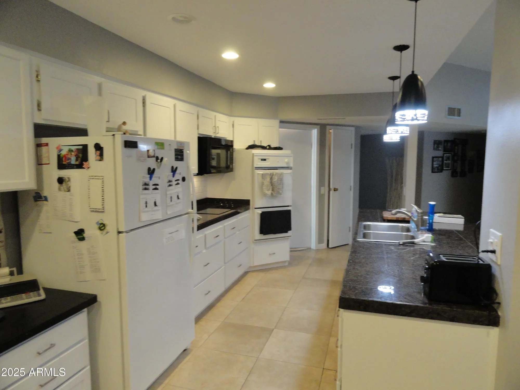 Property Slideshow image 7 of 22 | 17464 n 106th ave, Sun City, AZ, 85373