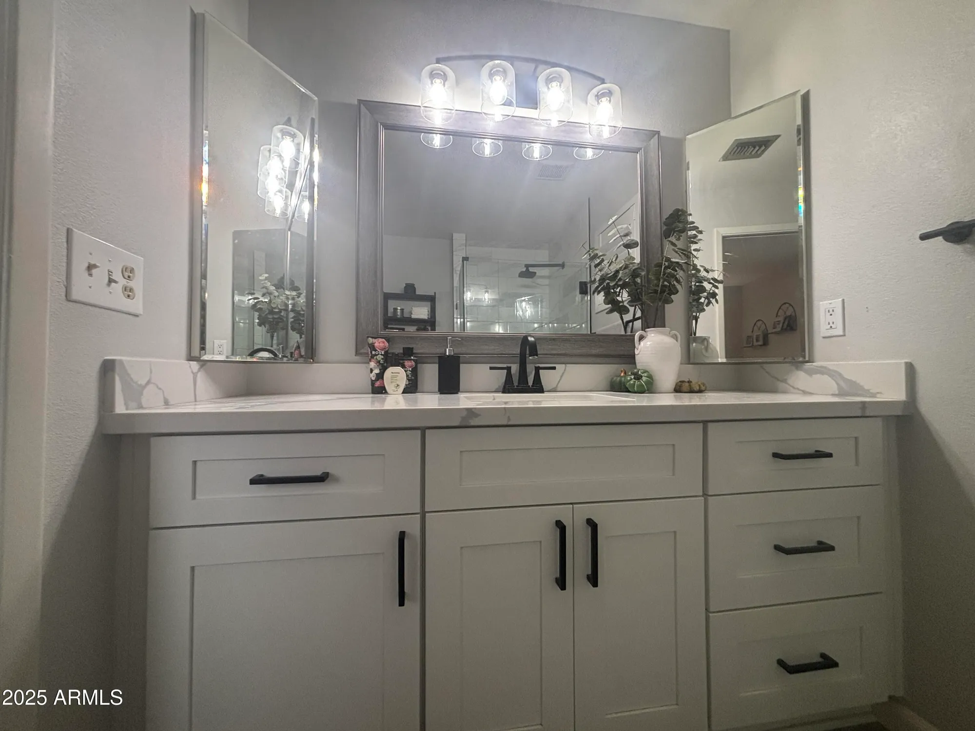 Property Slideshow image 30 of 48 | 4651 e dolphin ave, Mesa, AZ, 85206