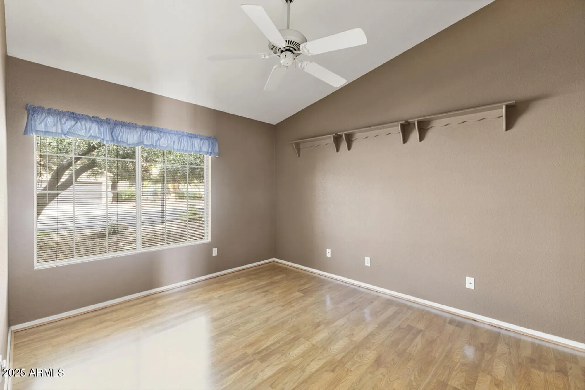 Property Slideshow image 26 of 38 | 3035 n 152nd ln, Goodyear, AZ, 85395