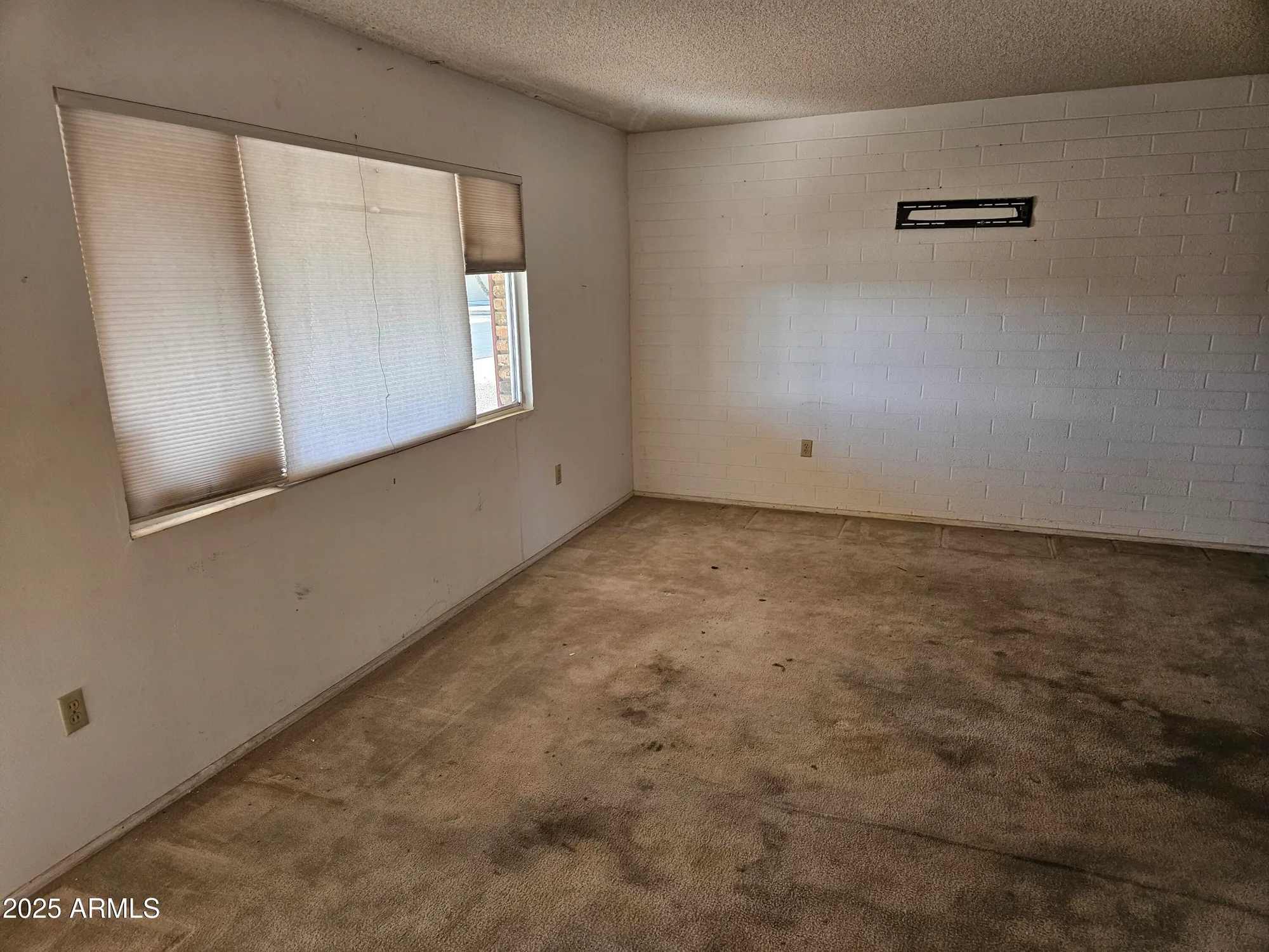 Property Slideshow image 11 of 41 | 10426 w cinnebar ave, Sun City, AZ, 85351