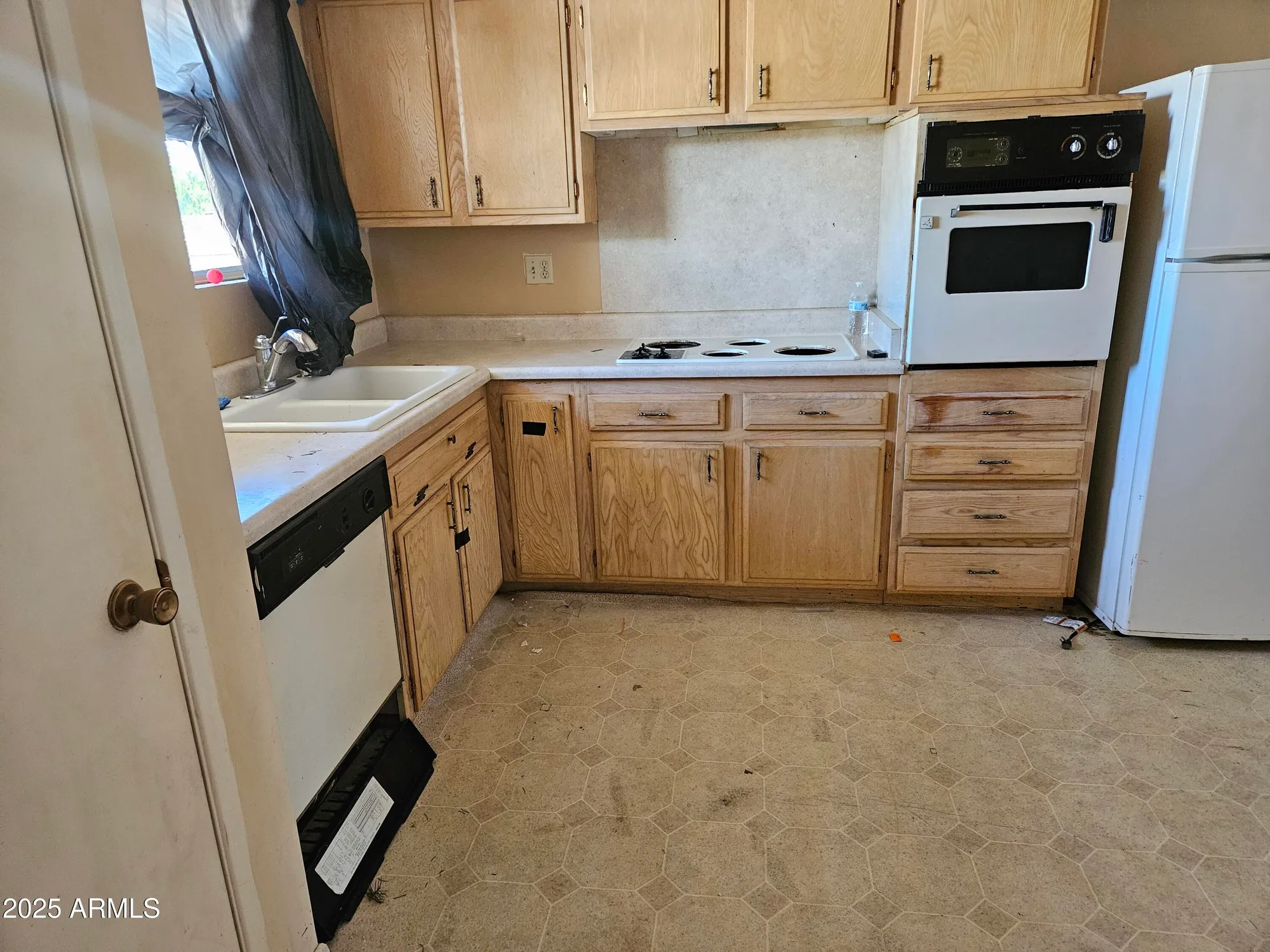 Property Slideshow image 19 of 41 | 10426 w cinnebar ave, Sun City, AZ, 85351