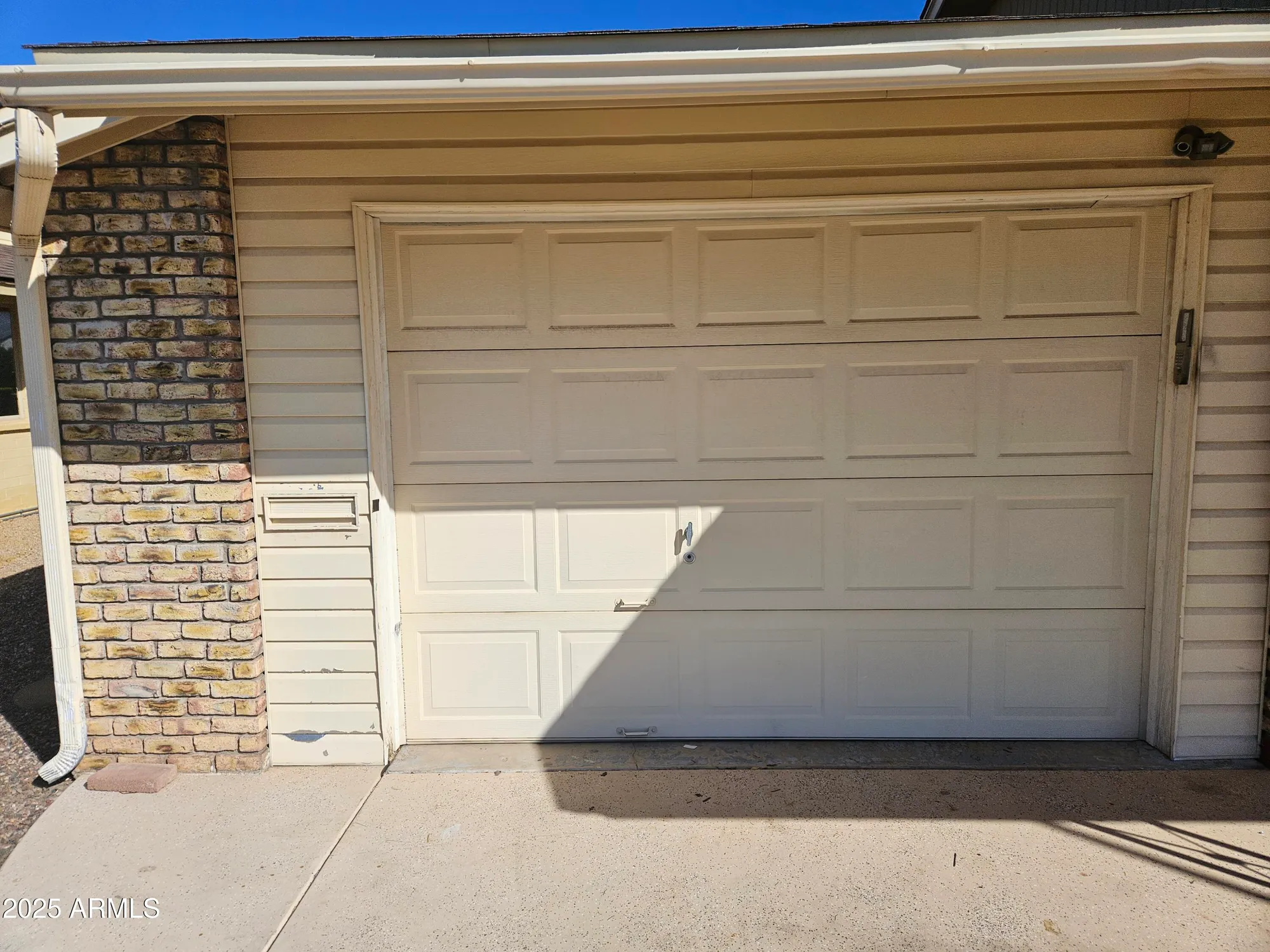 Property Slideshow image 4 of 41 | 10426 w cinnebar ave, Sun City, AZ, 85351