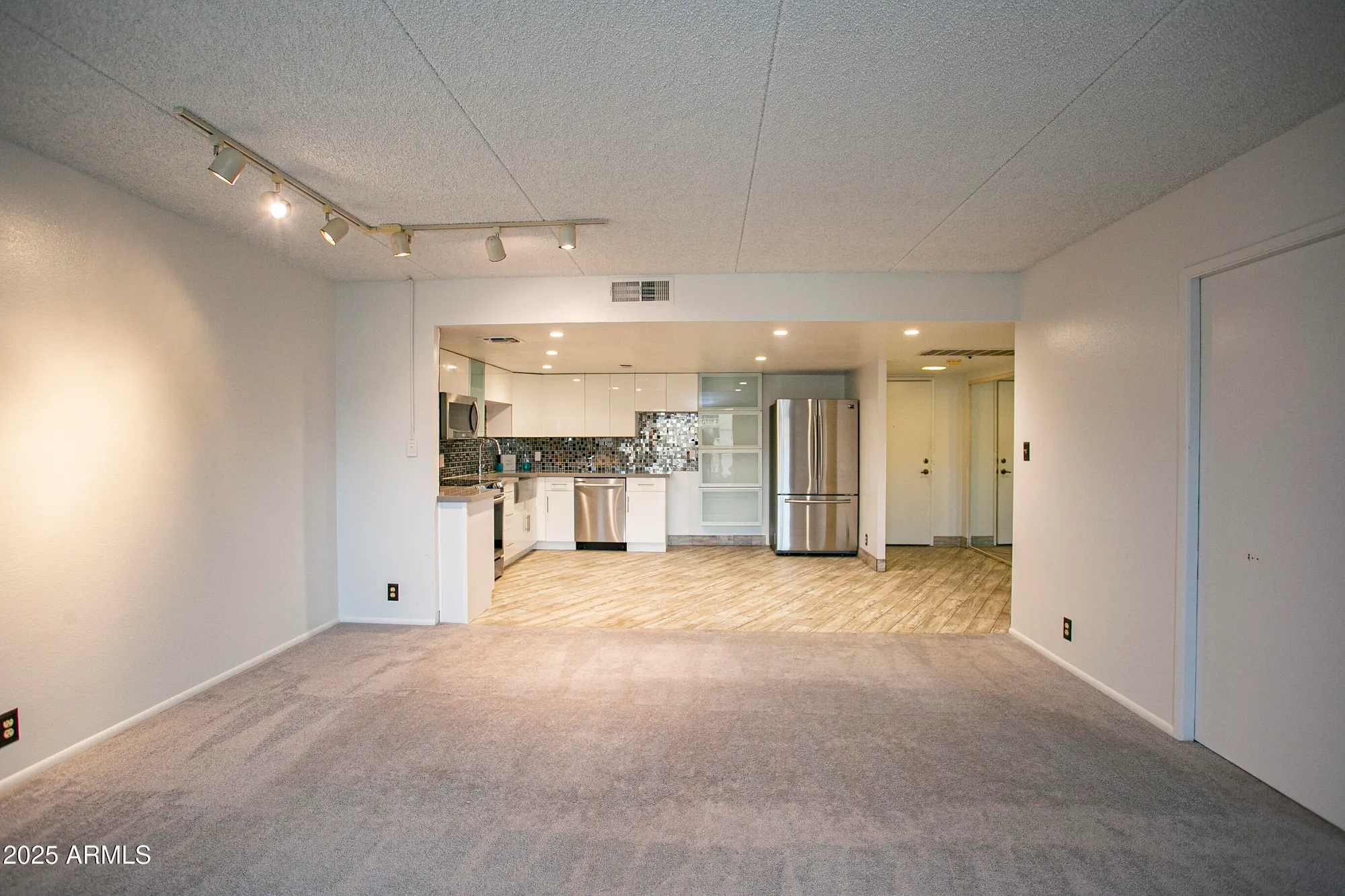 Property Slideshow image 8 of 32 | 7920 e camelback rd 504, Scottsdale, AZ, 85251