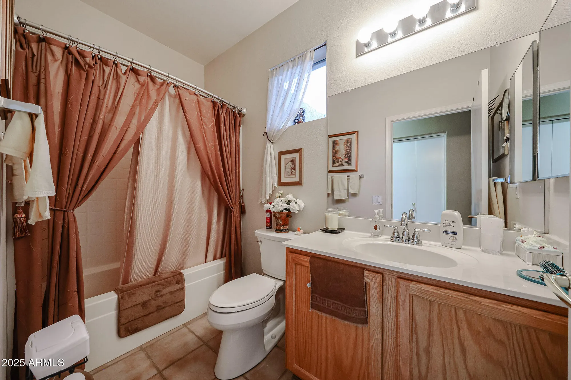 Property Slideshow image 17 of 29 | 20050 n siesta rock dr, Surprise, AZ, 85374