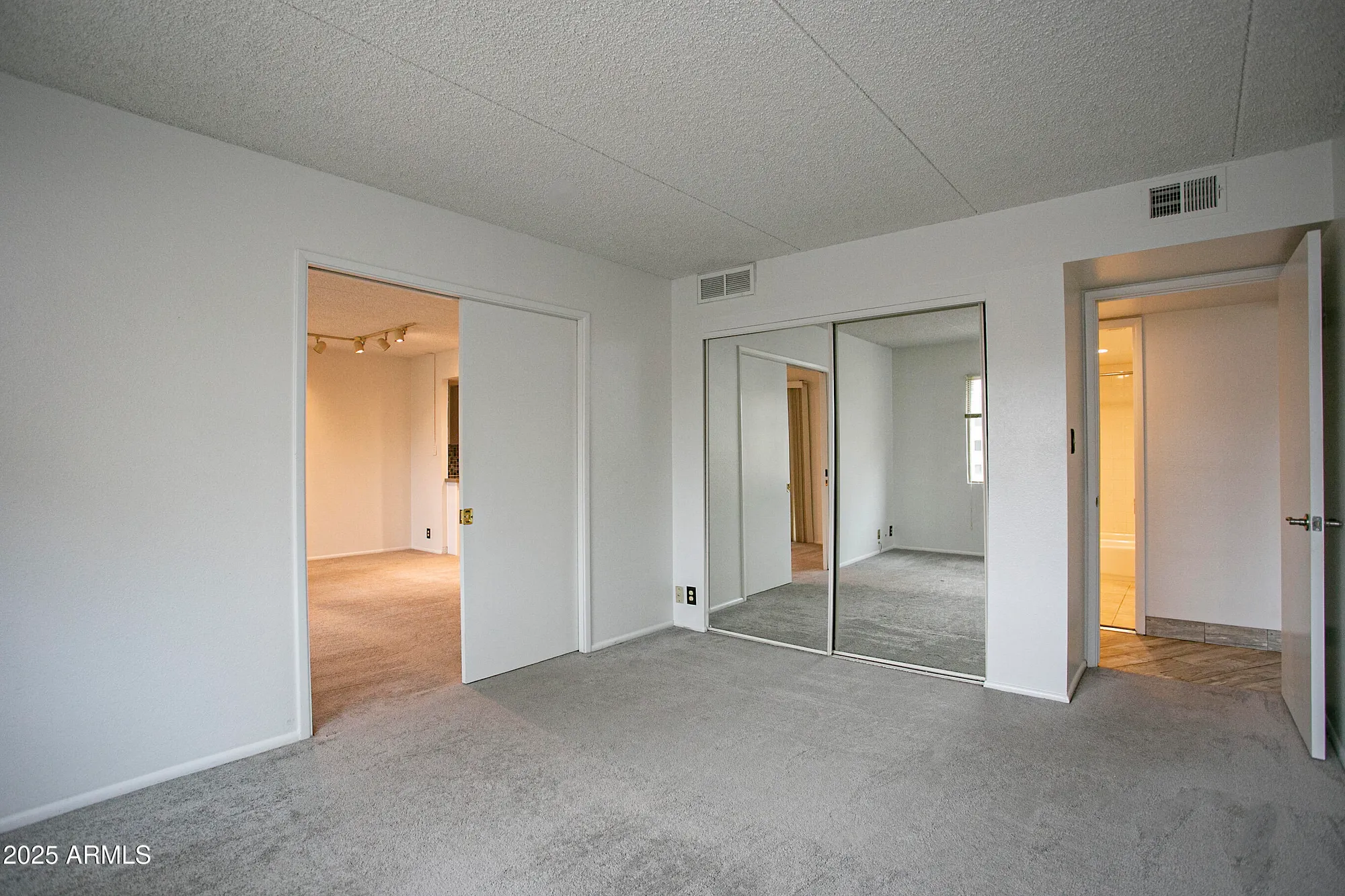 Property Slideshow image 16 of 32 | 7920 e camelback rd 504, Scottsdale, AZ, 85251