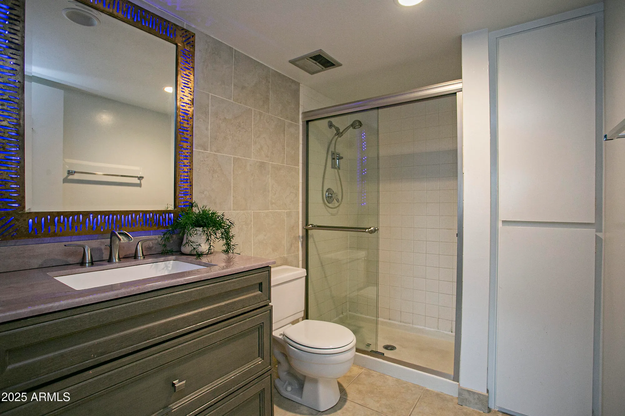 Property Slideshow image 14 of 32 | 7920 e camelback rd 504, Scottsdale, AZ, 85251