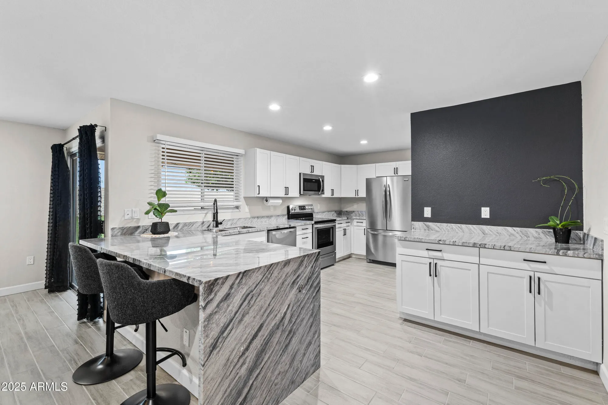 Property Slideshow image 9 of 33 | 10616 w campana dr, Sun City, AZ, 85351