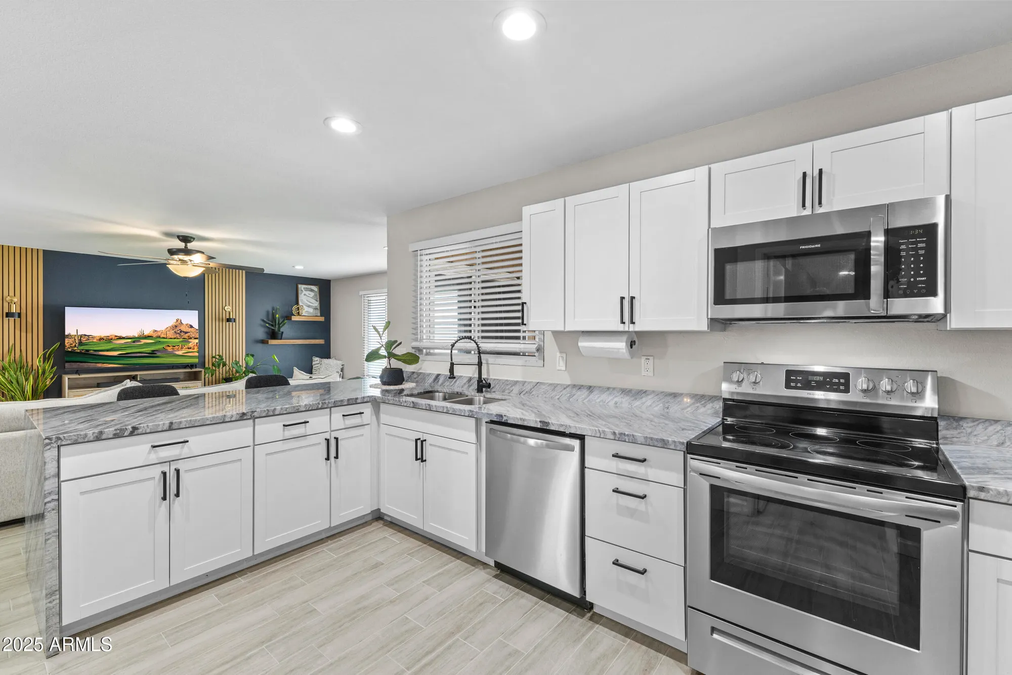 Property Slideshow image 11 of 33 | 10616 w campana dr, Sun City, AZ, 85351