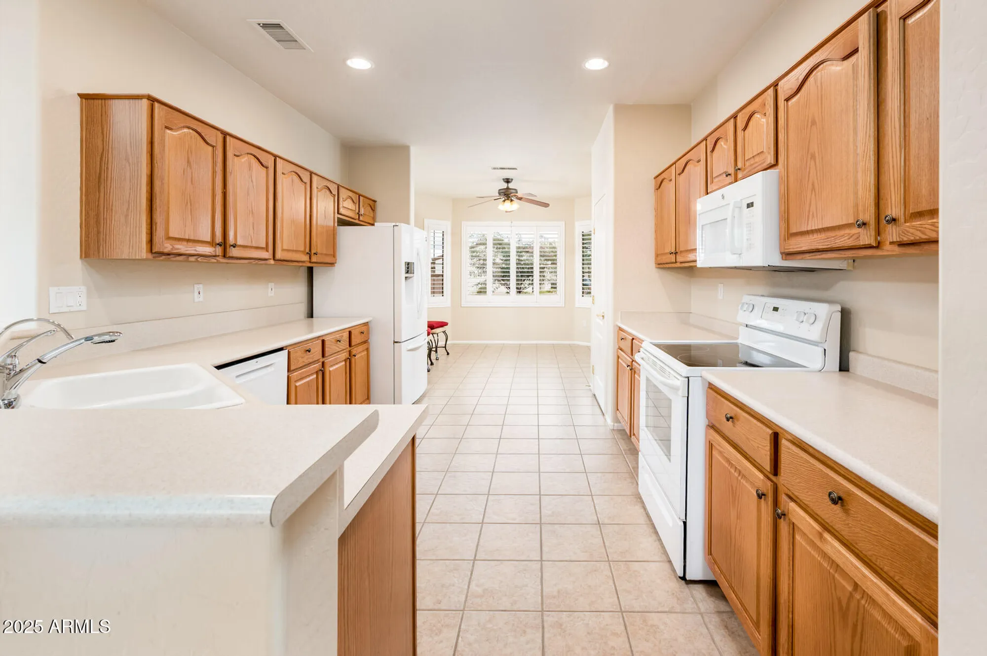 Property Slideshow image 17 of 43 | 14875 w gentle breeze way, Surprise, AZ, 85374
