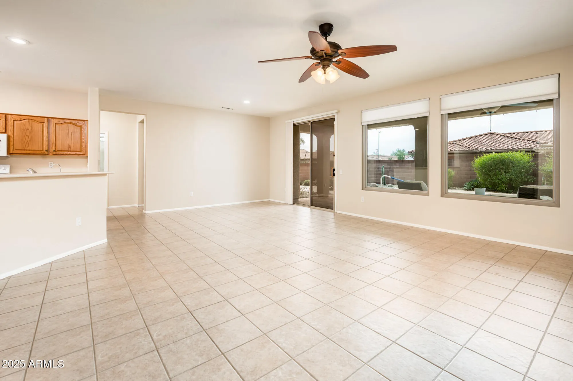Property Slideshow image 7 of 43 | 14875 w gentle breeze way, Surprise, AZ, 85374