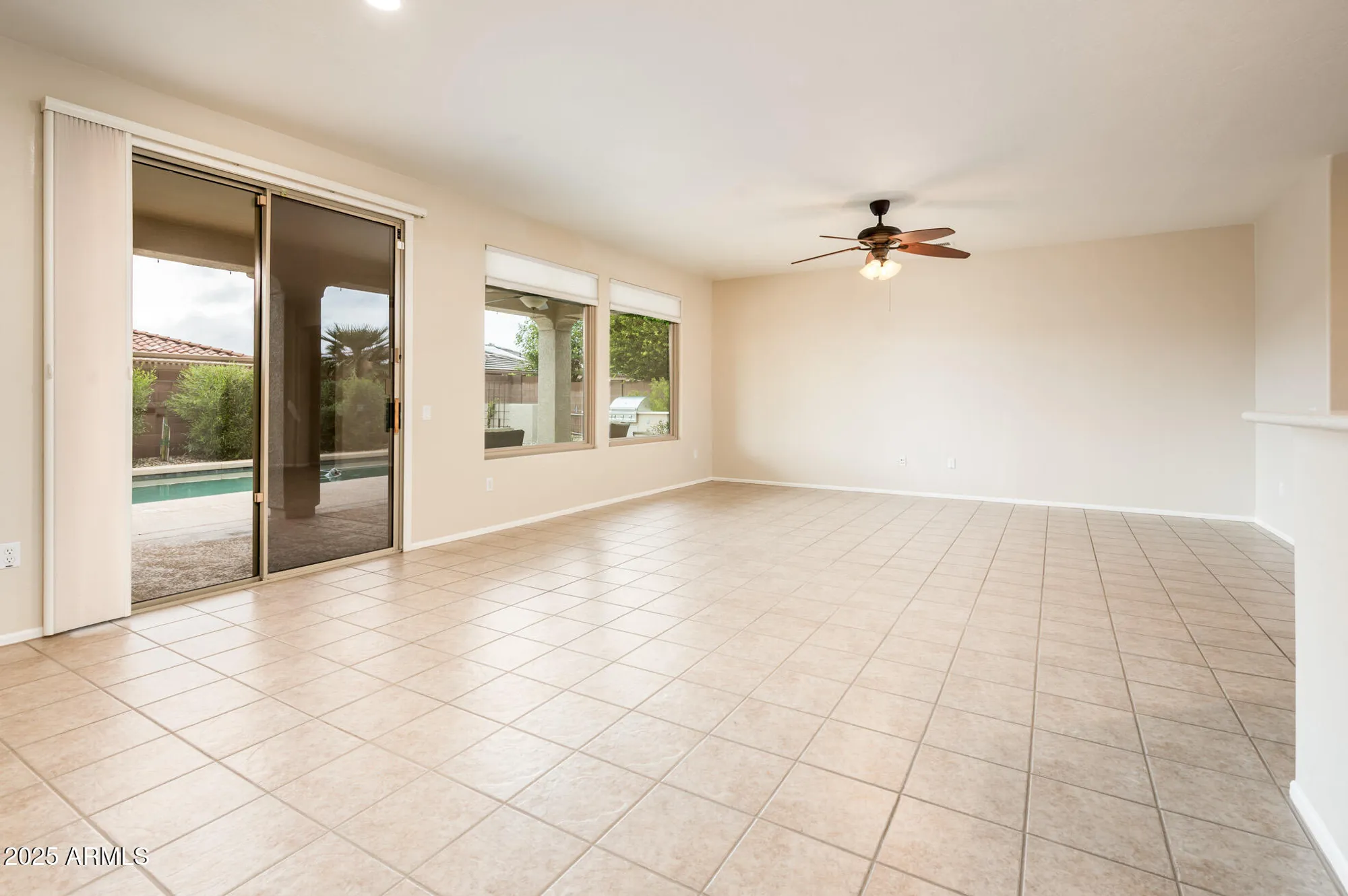 Property Slideshow image 12 of 43 | 14875 w gentle breeze way, Surprise, AZ, 85374