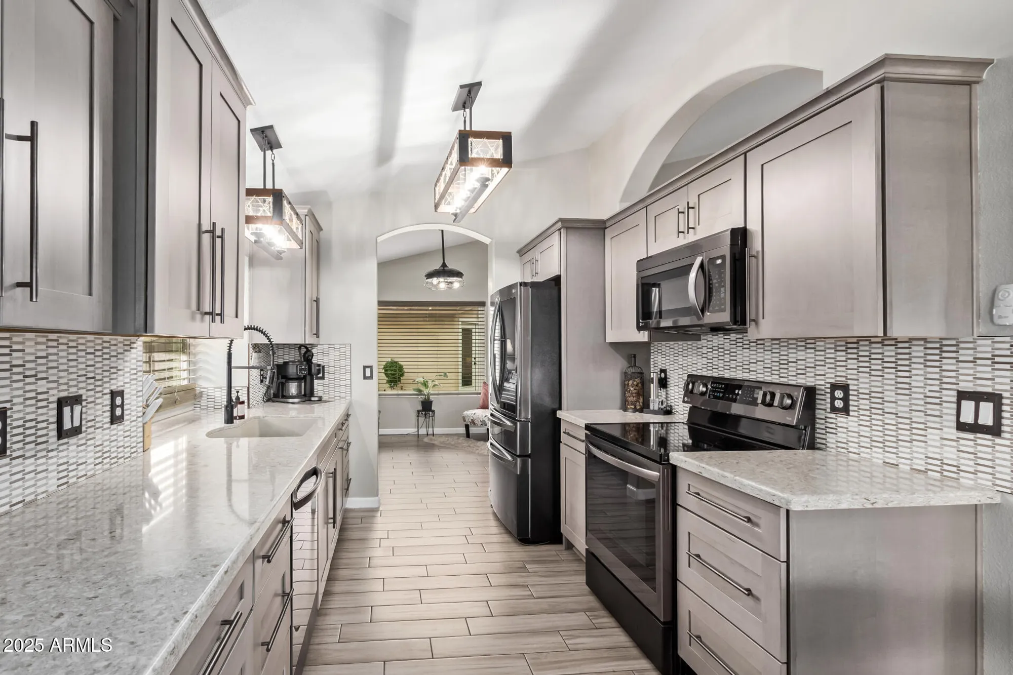 Property Slideshow image 13 of 42 | 14194 w mountain laurel trl, Surprise, AZ, 85374