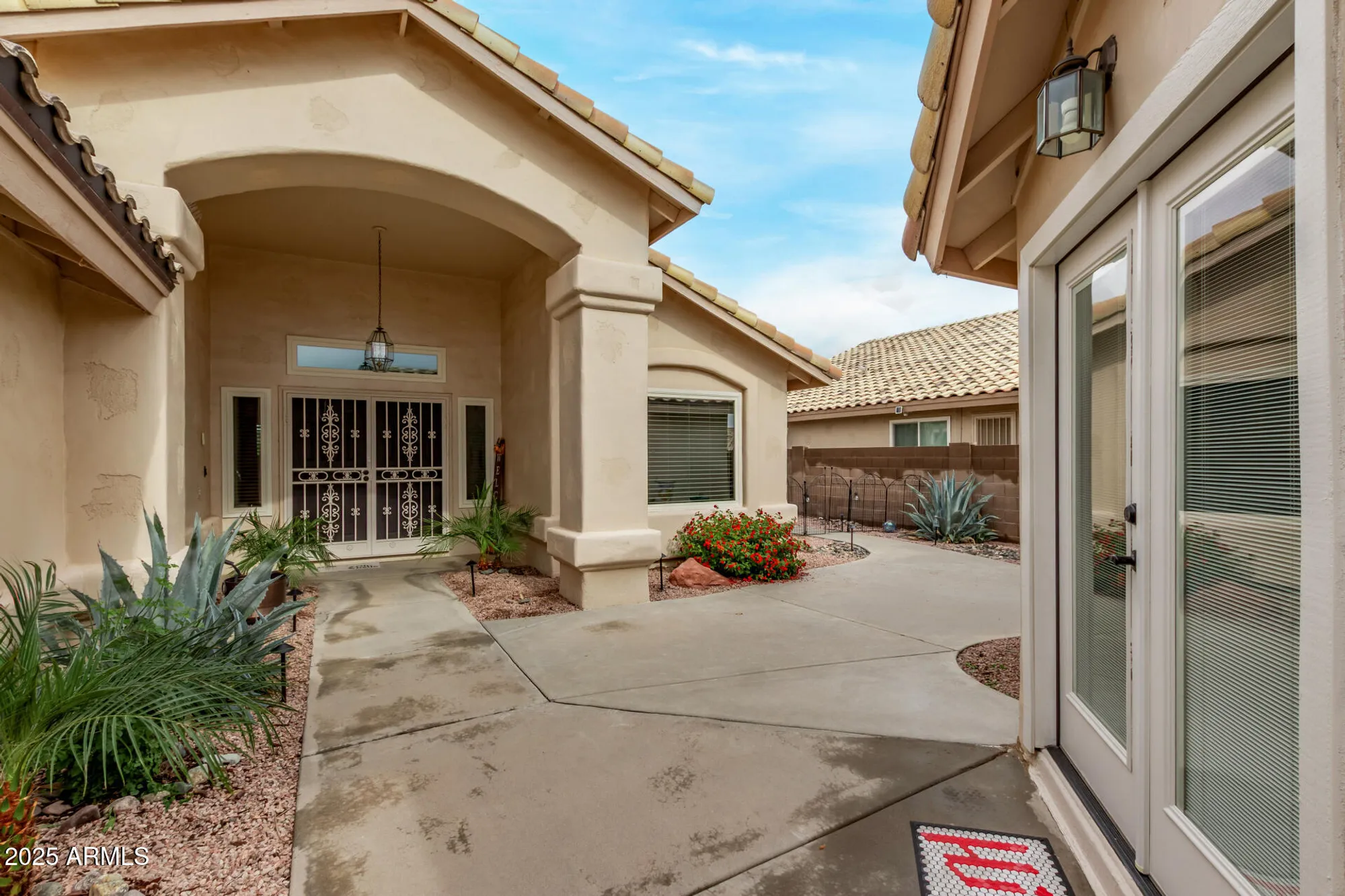 Property Slideshow image 5 of 42 | 14194 w mountain laurel trl, Surprise, AZ, 85374