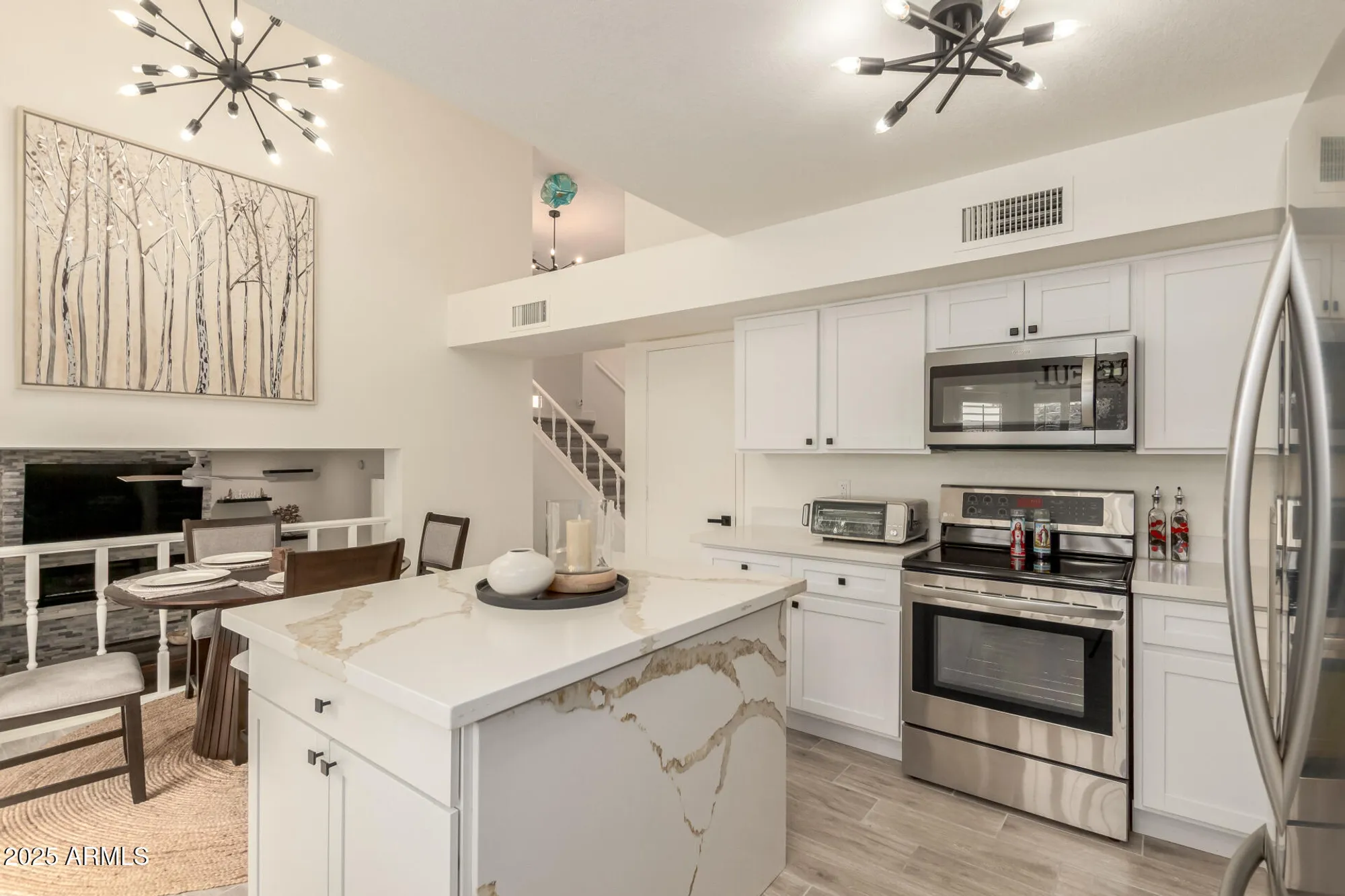 Property Slideshow image 5 of 39 | 13042 s 42nd st, Phoenix, AZ, 85044