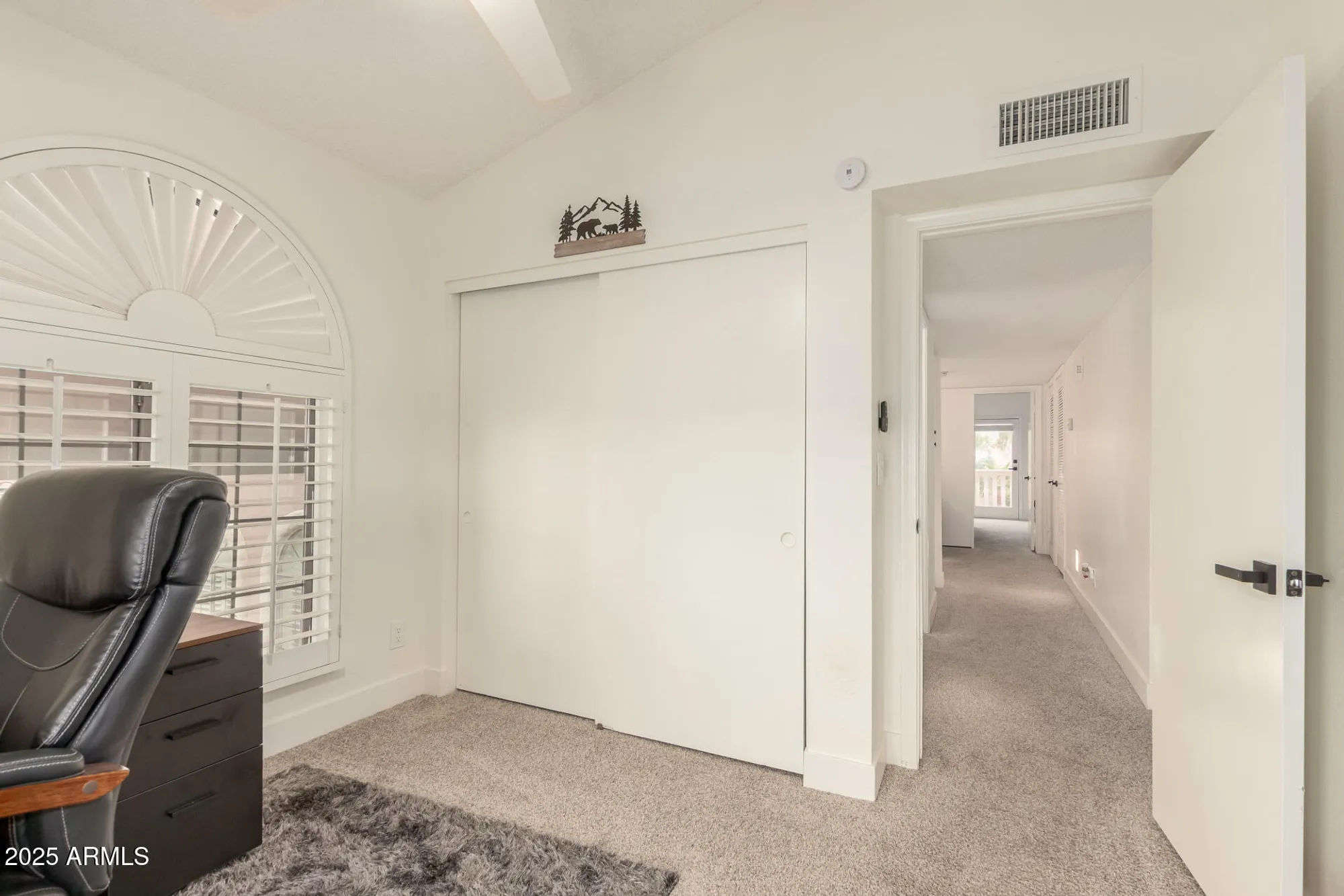 Property Slideshow image 17 of 39 | 13042 s 42nd st, Phoenix, AZ, 85044