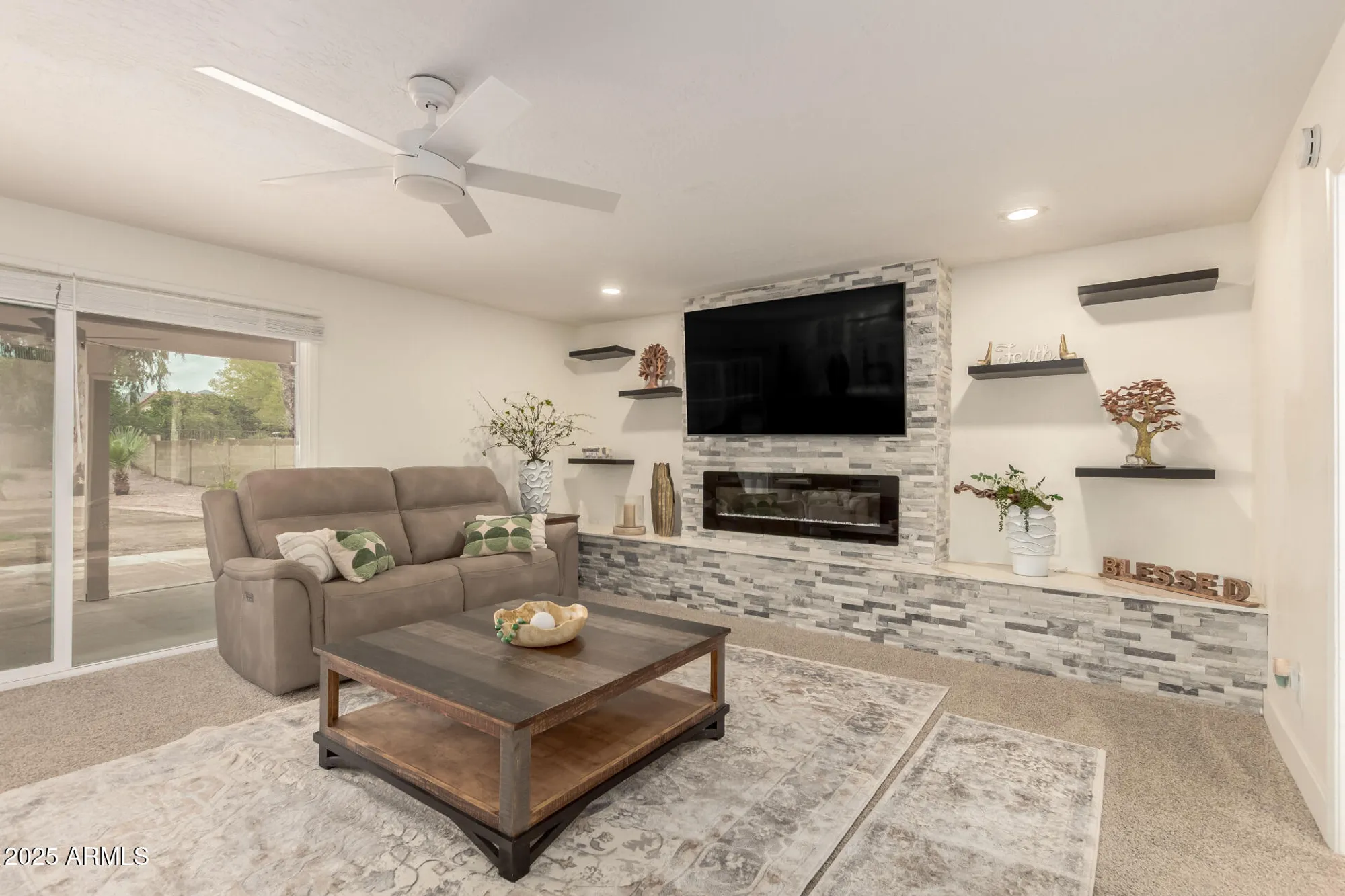 Property Slideshow image 11 of 39 | 13042 s 42nd st, Phoenix, AZ, 85044