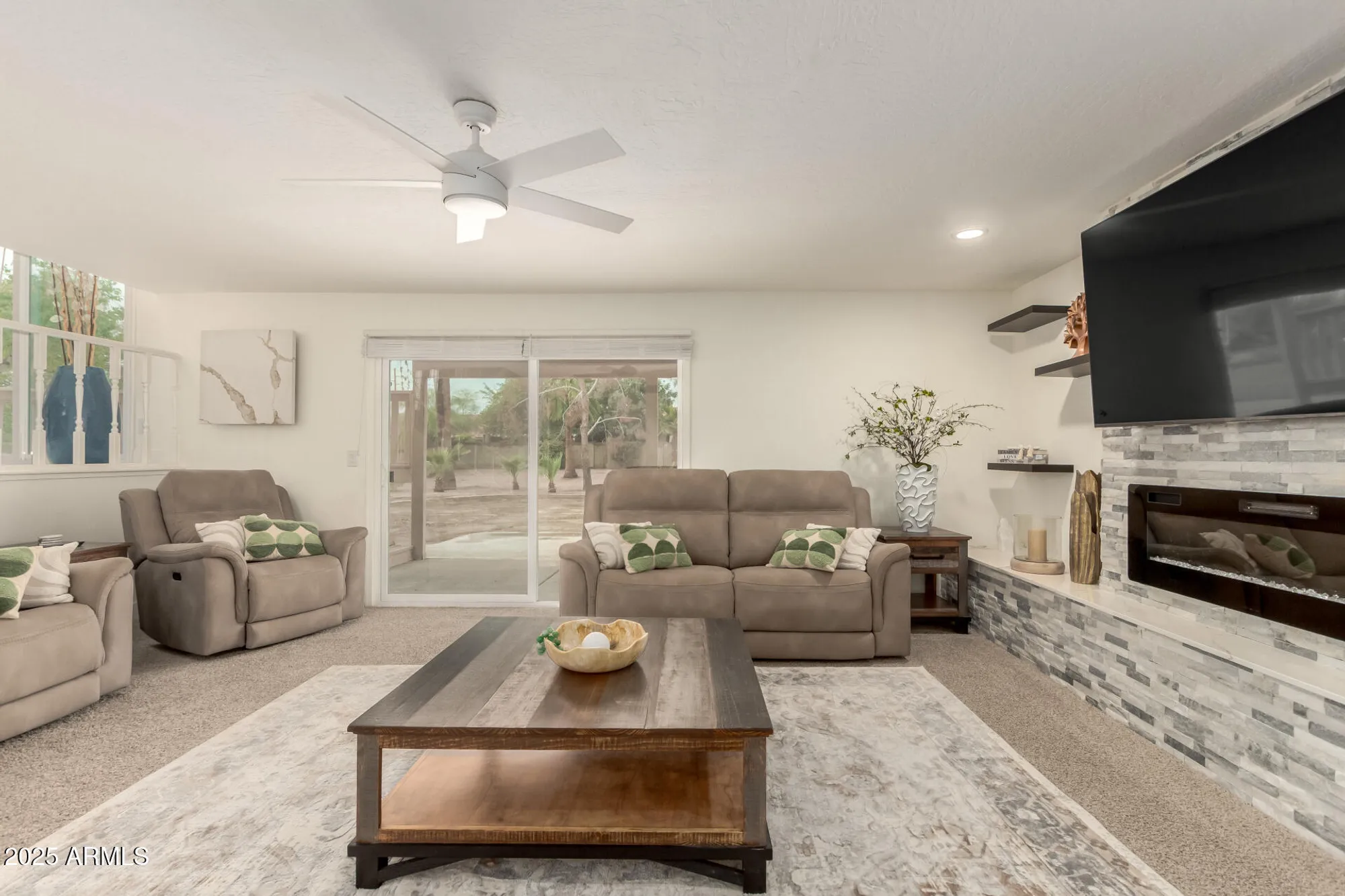 Property Slideshow image 12 of 39 | 13042 s 42nd st, Phoenix, AZ, 85044